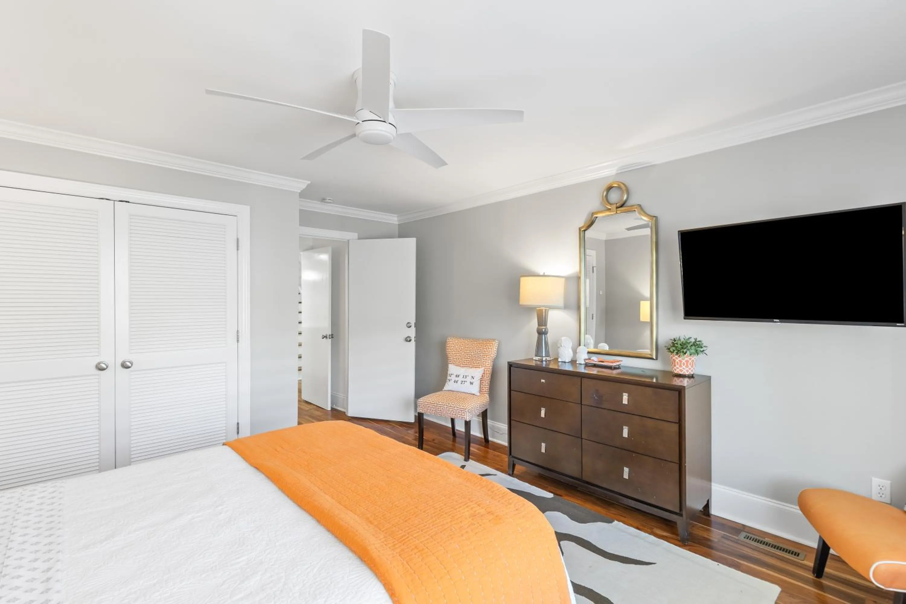 Bedroom, Bed in Beach Club Villa 27 - Oceanview Walkout by Beach and Pool