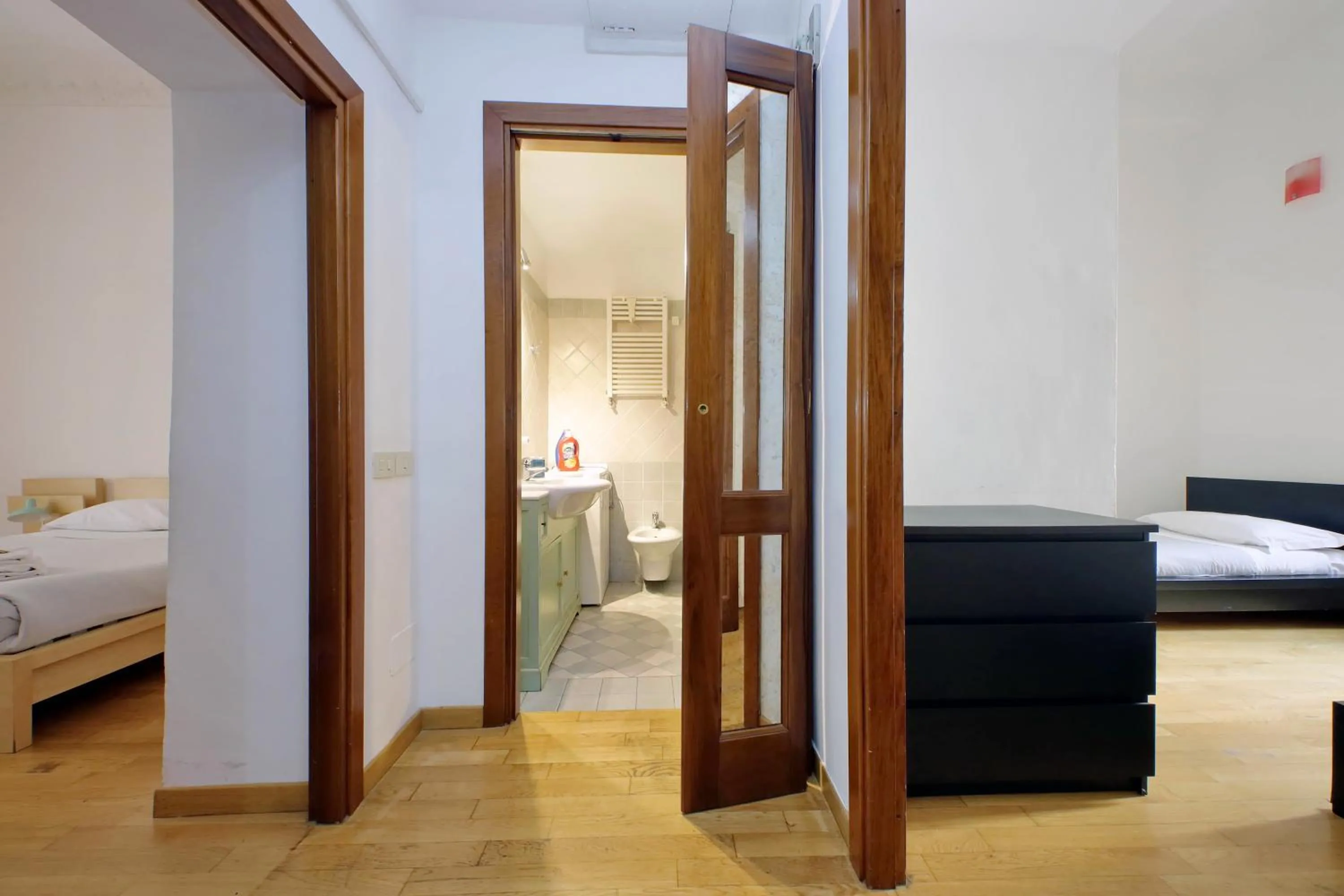 Bathroom, Bed in Vatican Spacious Modì Apartment