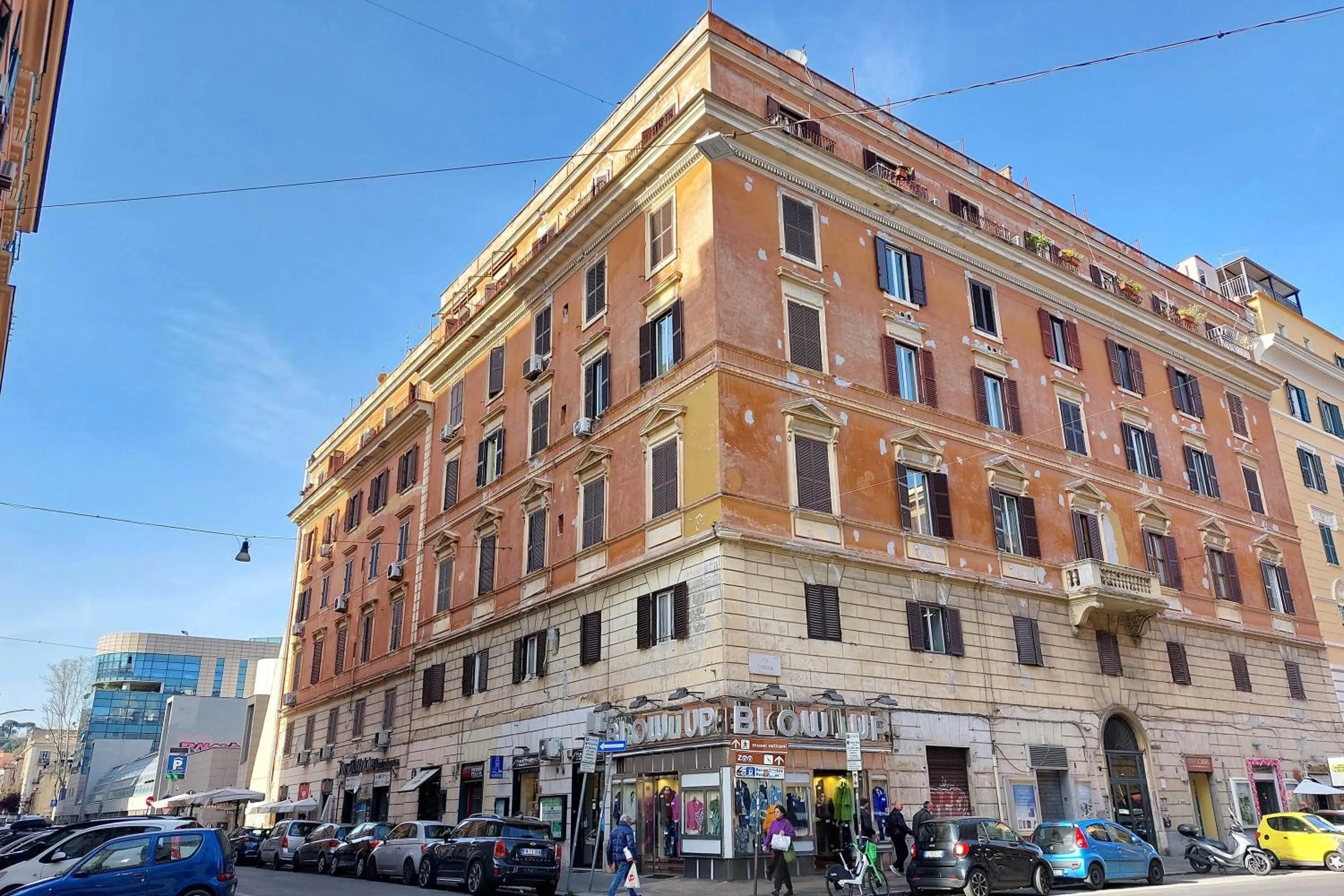 Property building in Vatican Spacious Modì Apartment