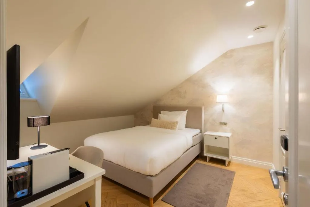 Property building, Bed in Nunne Boutique Hotel