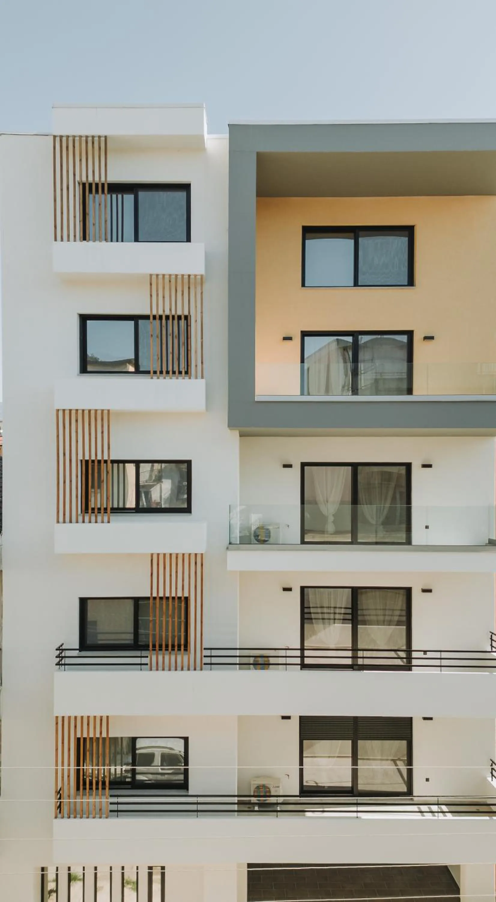 Comninon Suites