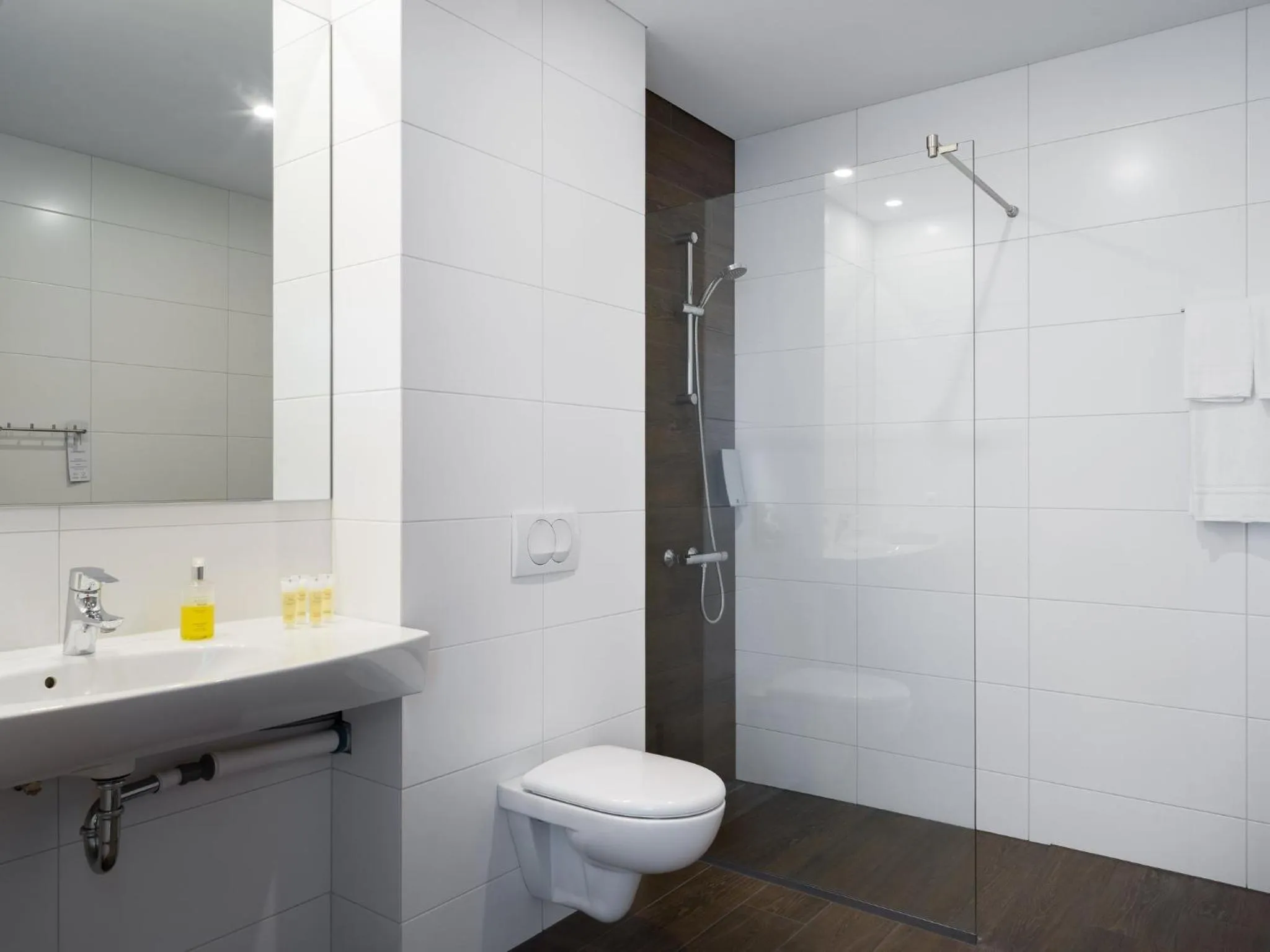 Bathroom in Hotel Katla by Keahotels