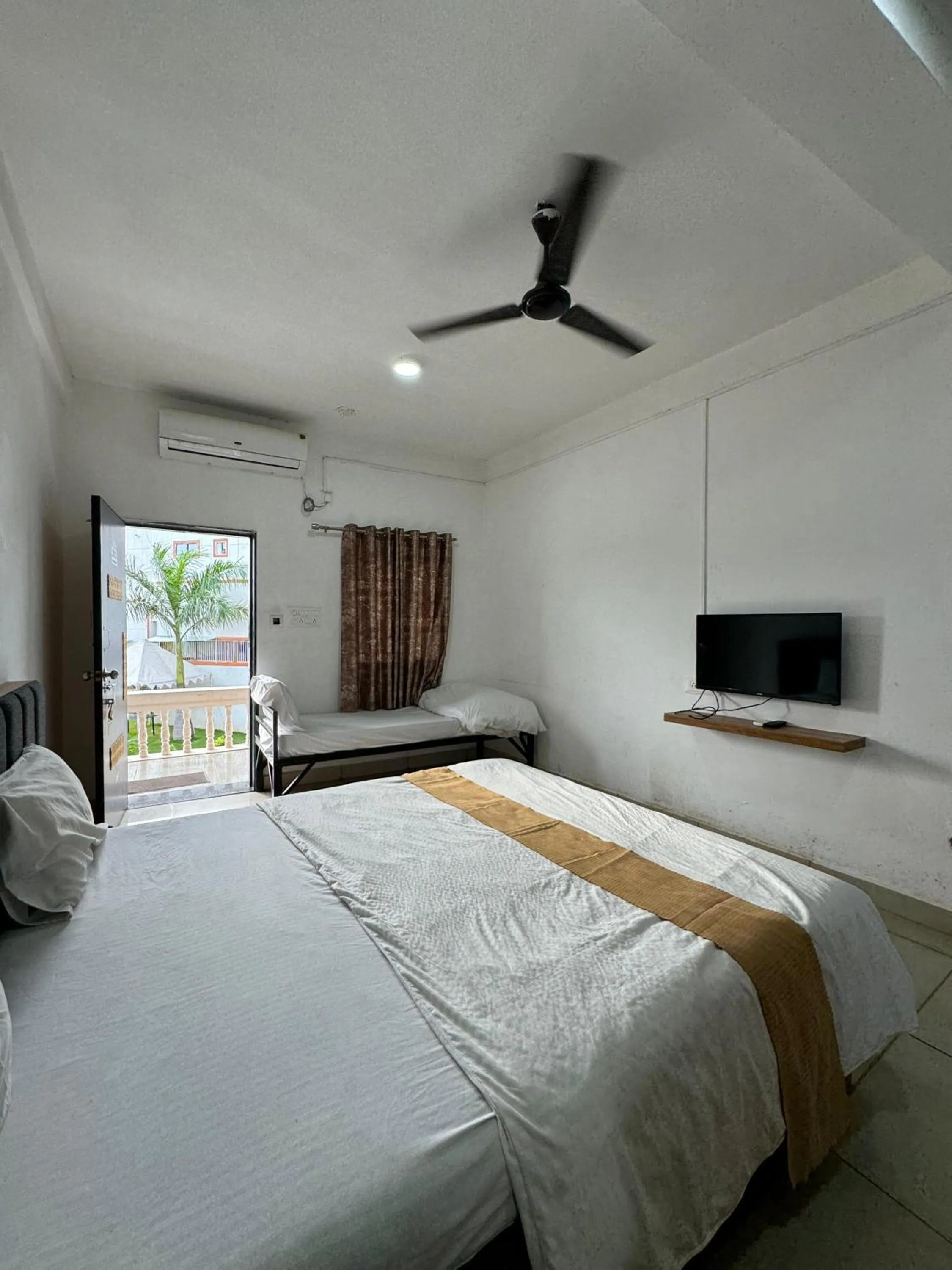 Bedroom, Bed in Vasant Vihar Resort