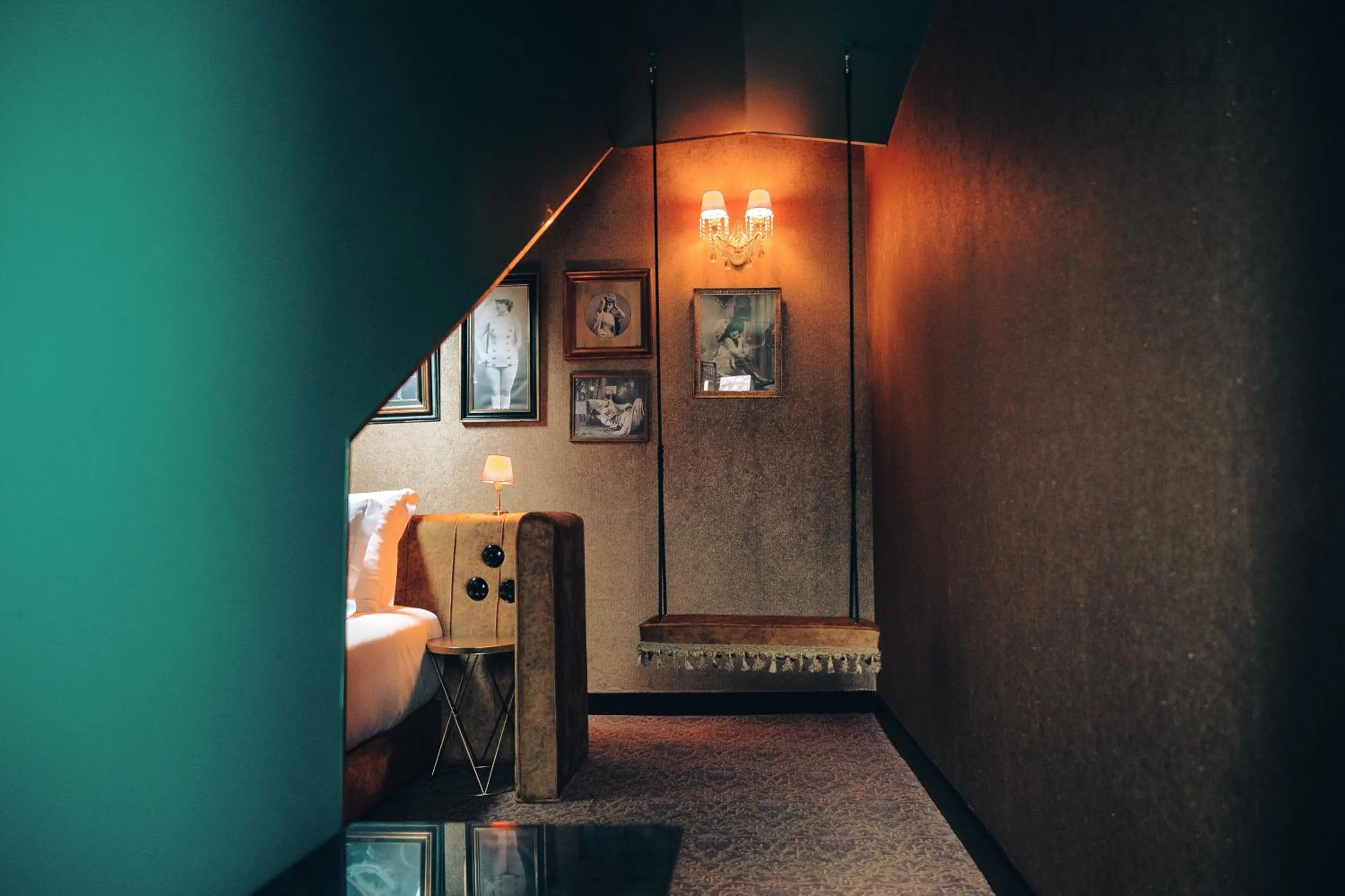 Decorative detail in Pensão Amor Madam's Lodge