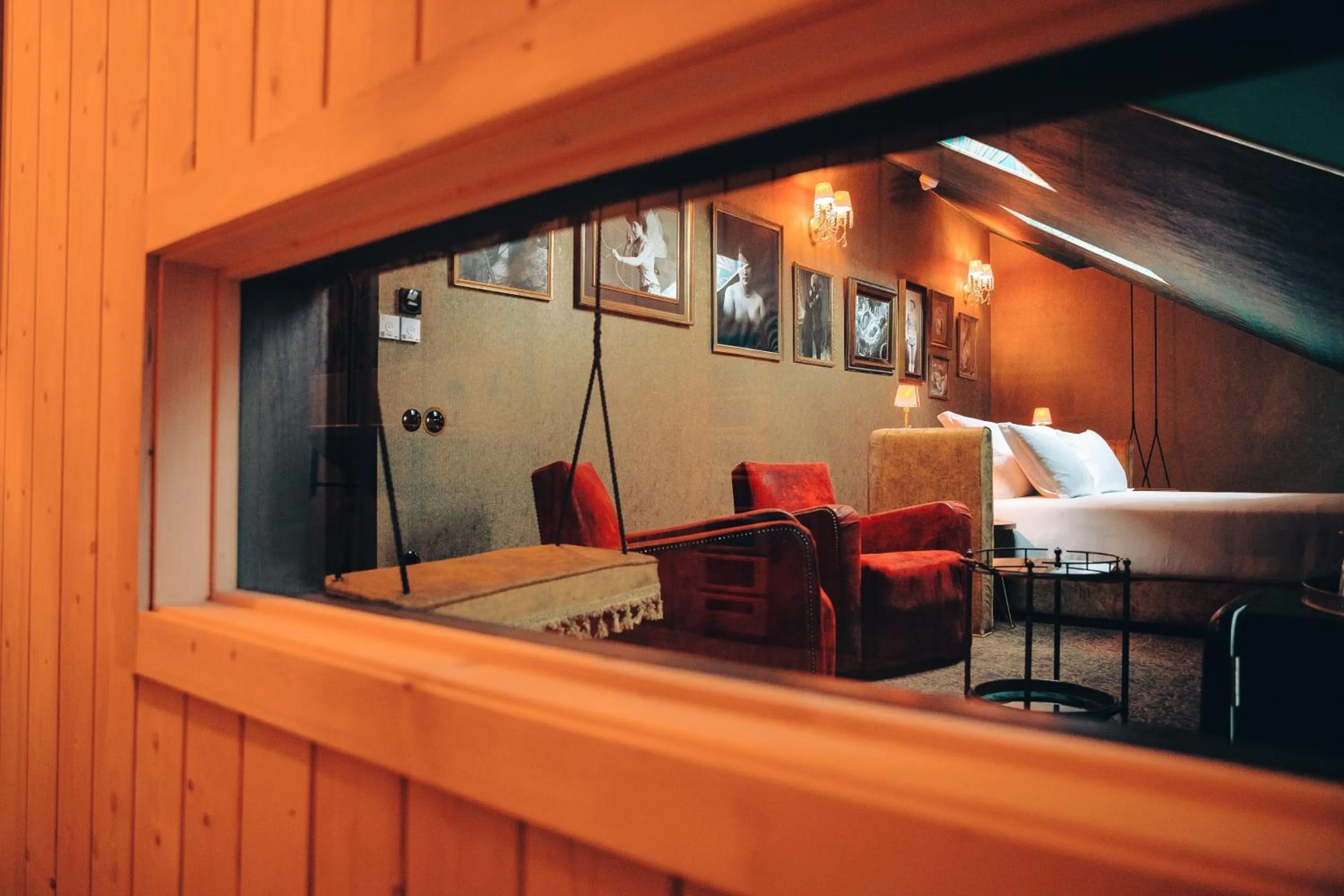 Bed in Pensão Amor Madam's Lodge