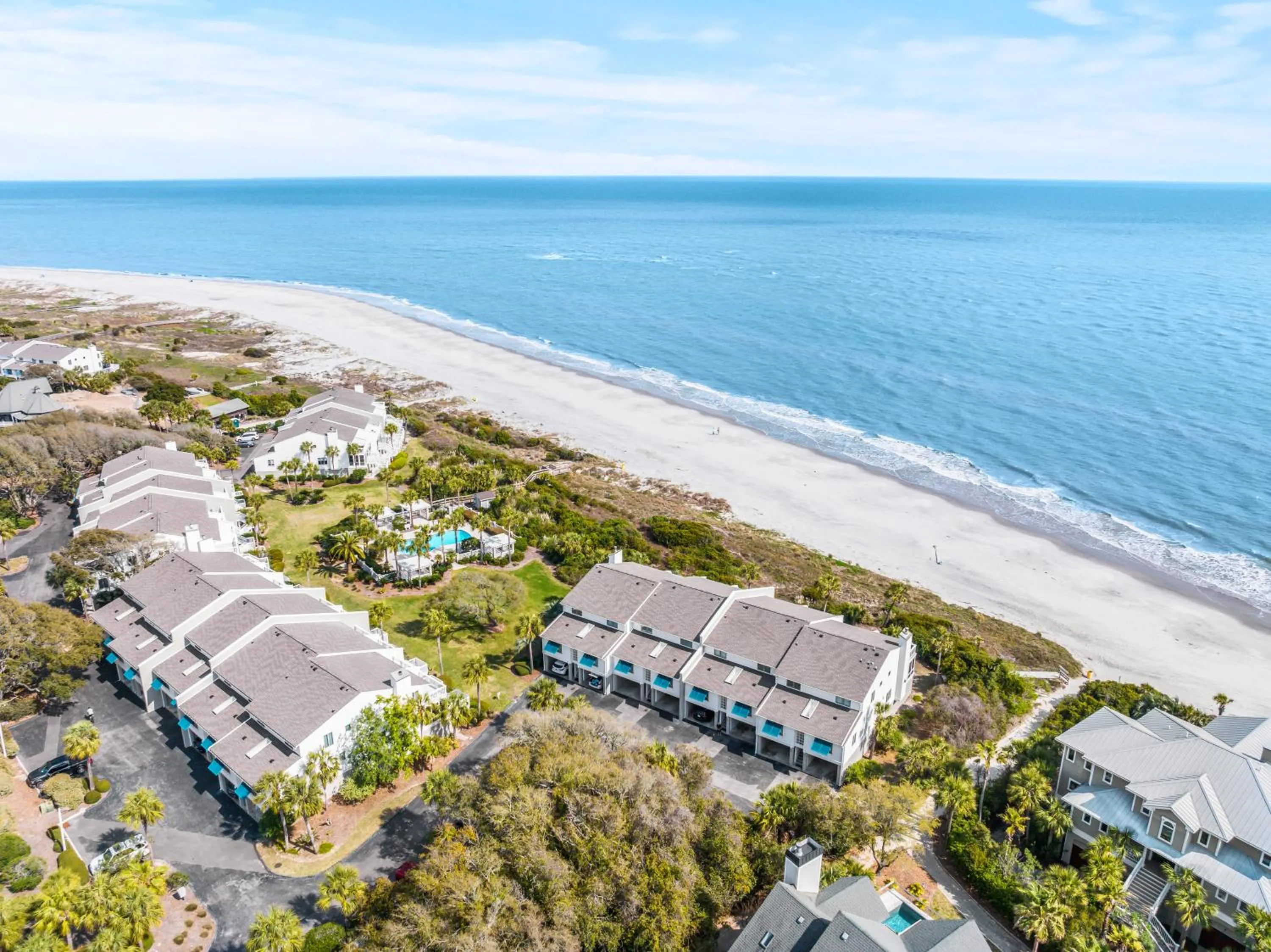 Property building in Beach Club Villa 32 - Newly Renovated! Direct Oceanfront