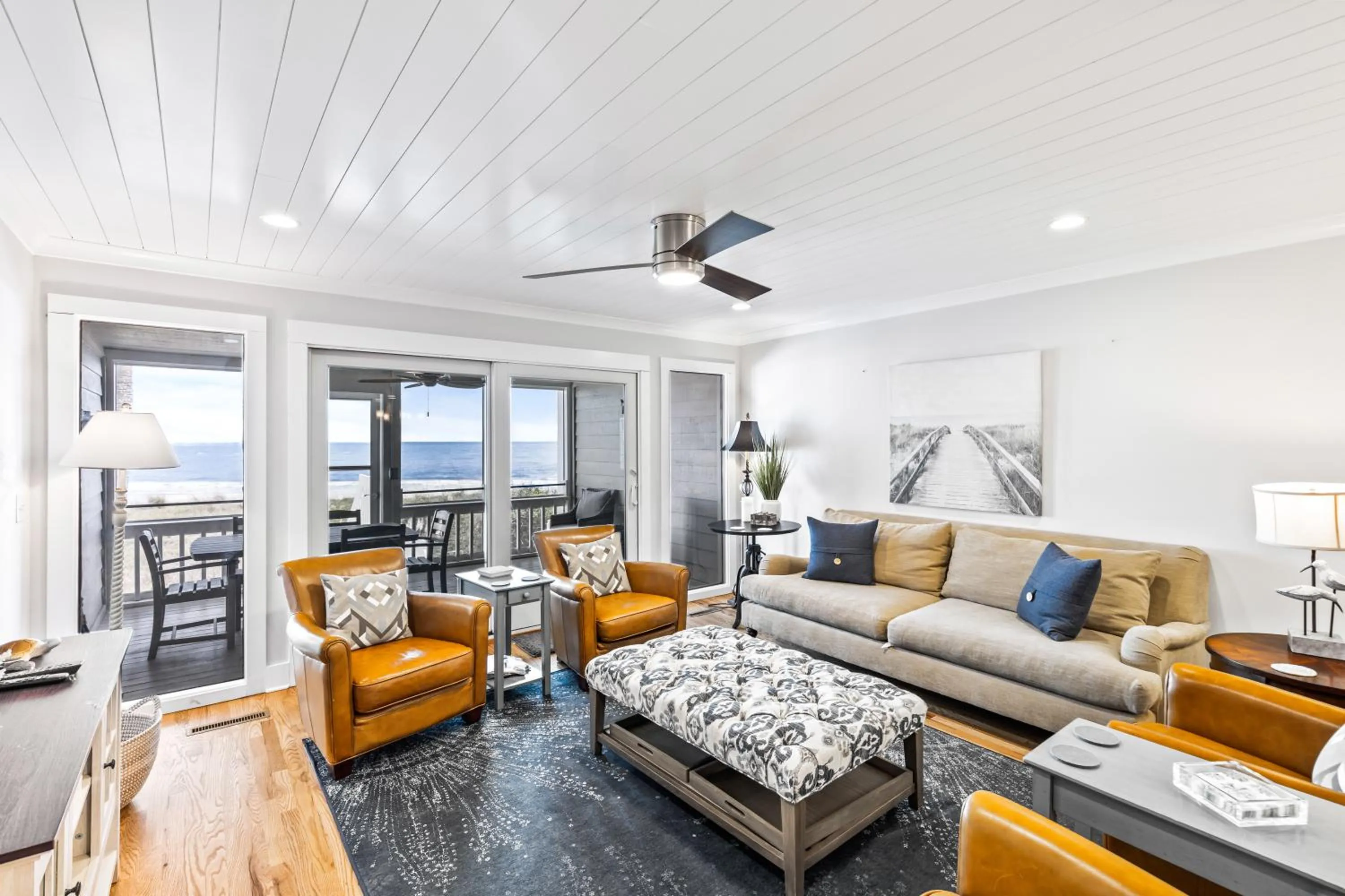 Living room in Beach Club Villa 32 - Newly Renovated! Direct Oceanfront