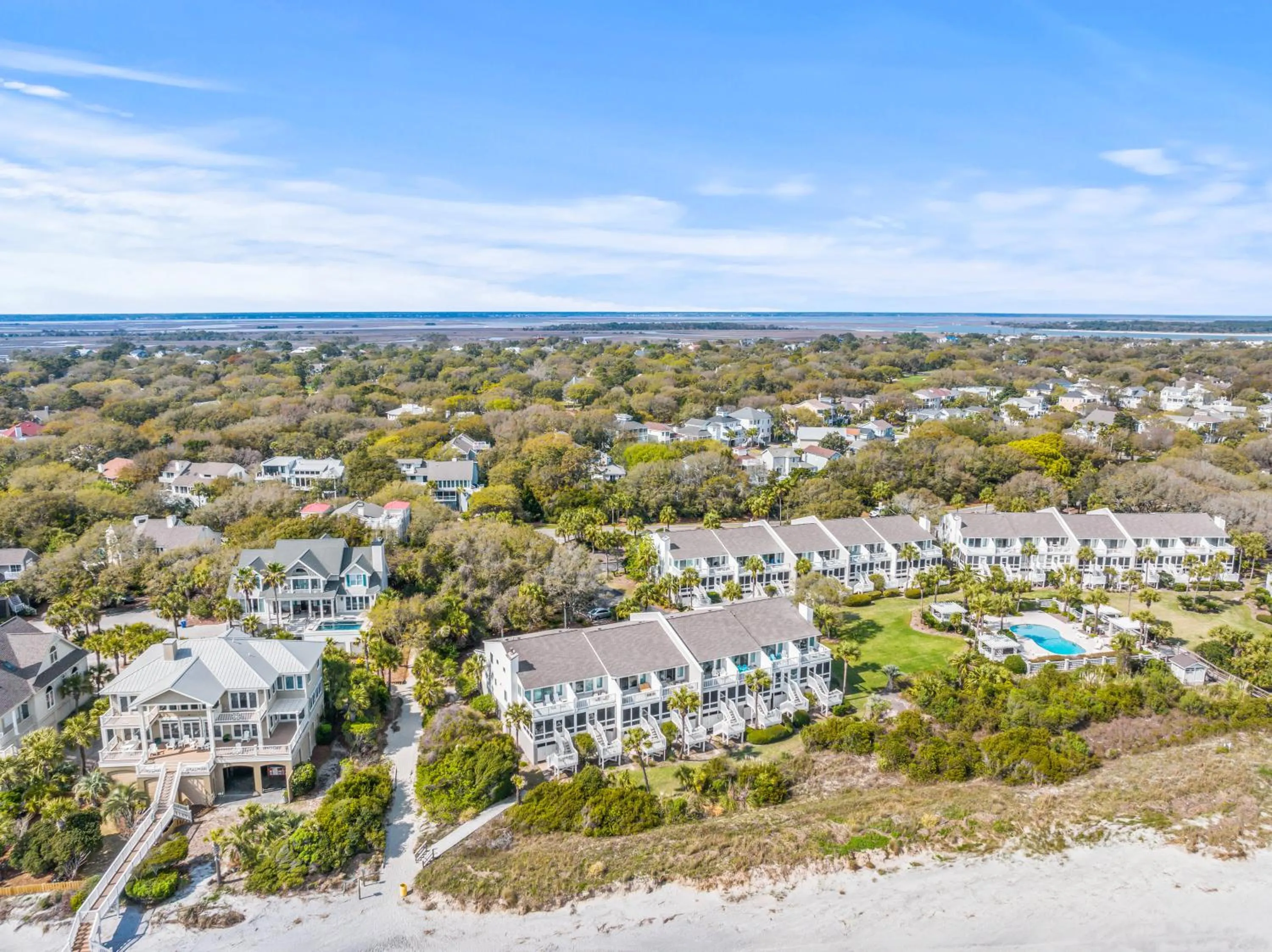 Property building in Beach Club Villa 32 - Newly Renovated! Direct Oceanfront