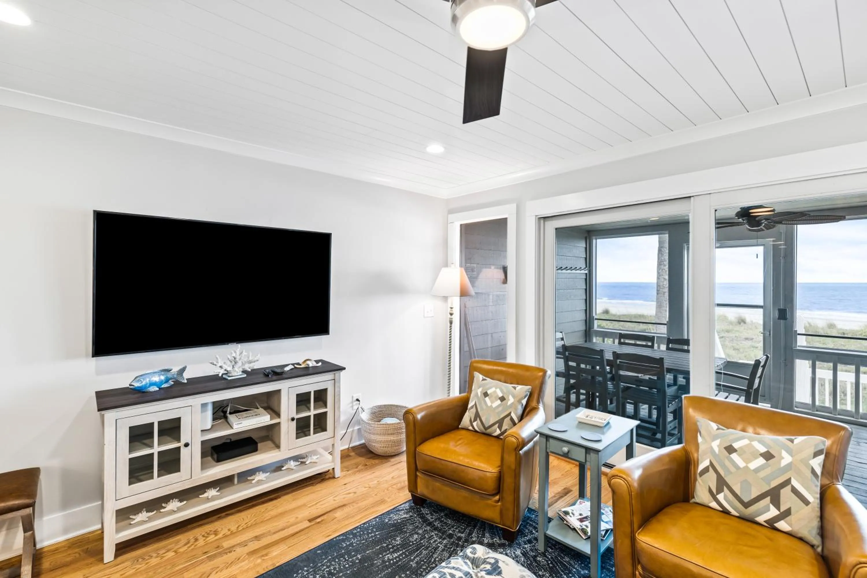 Living room in Beach Club Villa 32 - Newly Renovated! Direct Oceanfront
