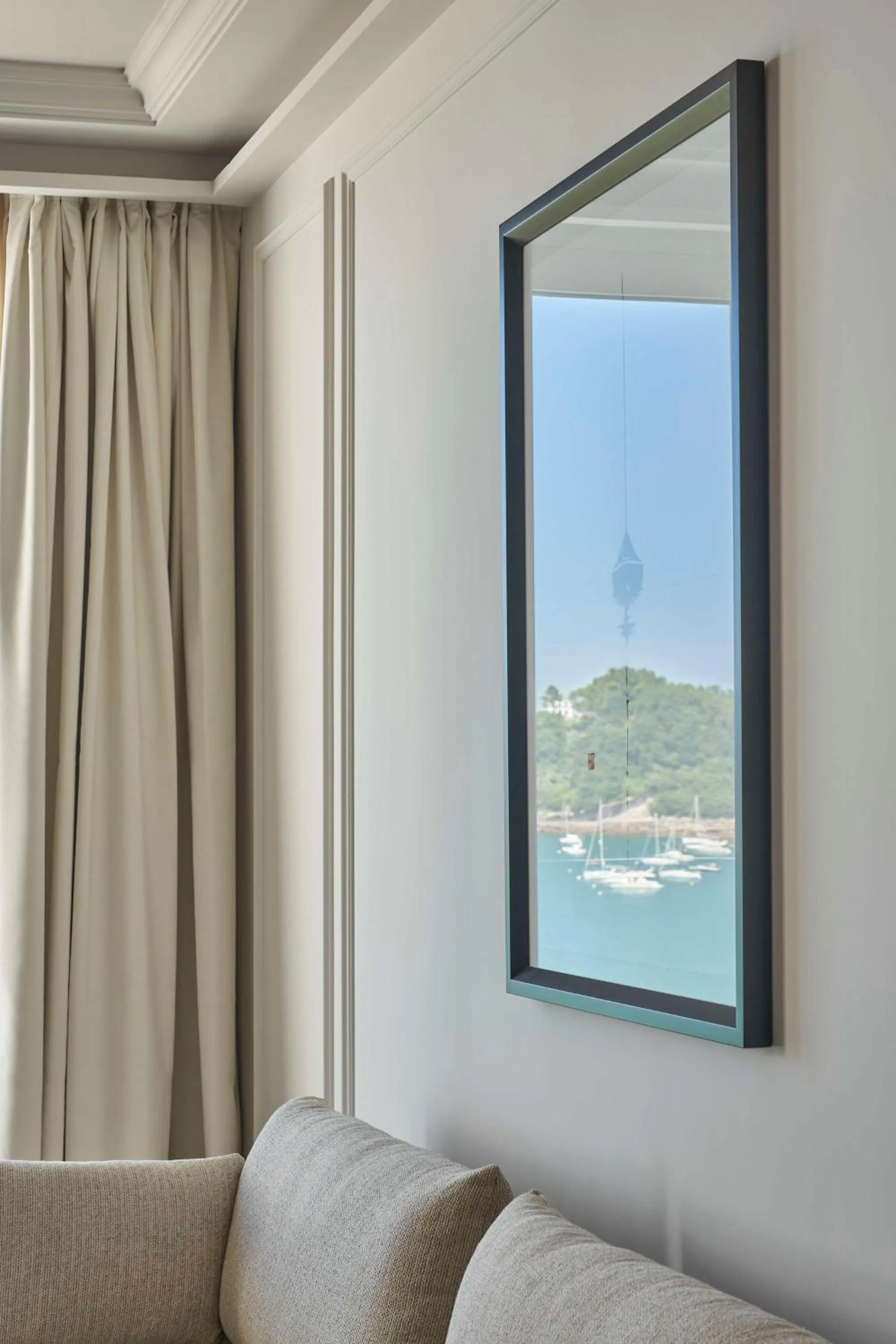 Photo of the whole room in Nobu Hotel San Sebastián