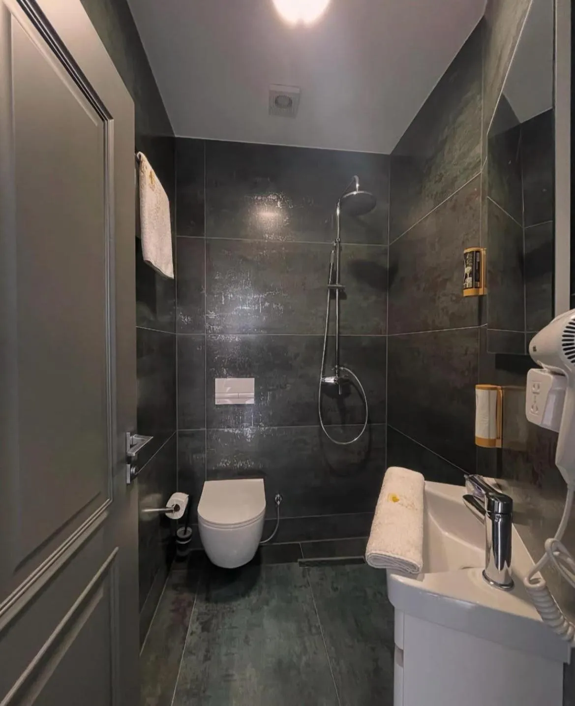 GRAND JNK Boutique Hotel