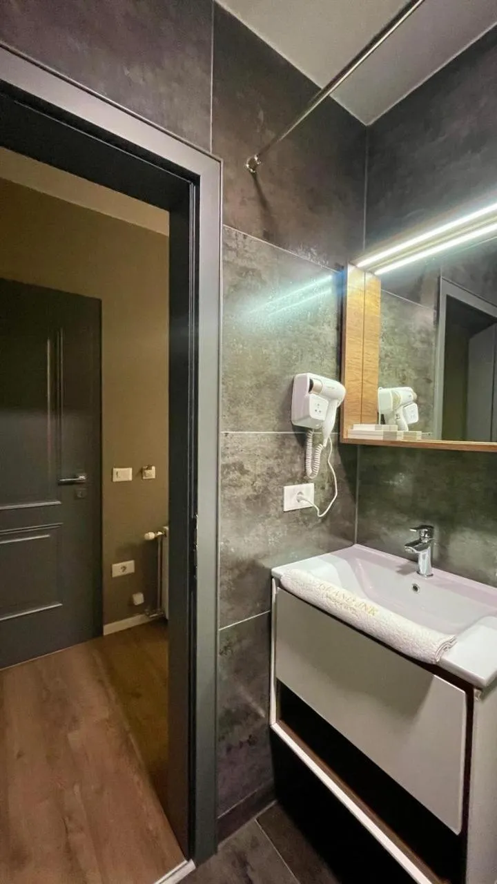 GRAND JNK Boutique Hotel