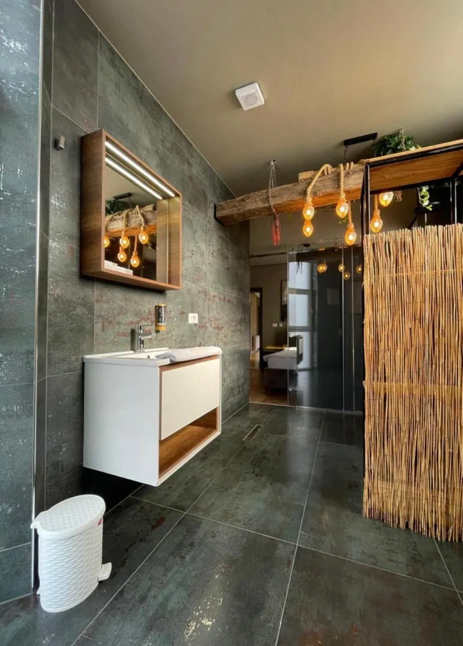 GRAND JNK Boutique Hotel