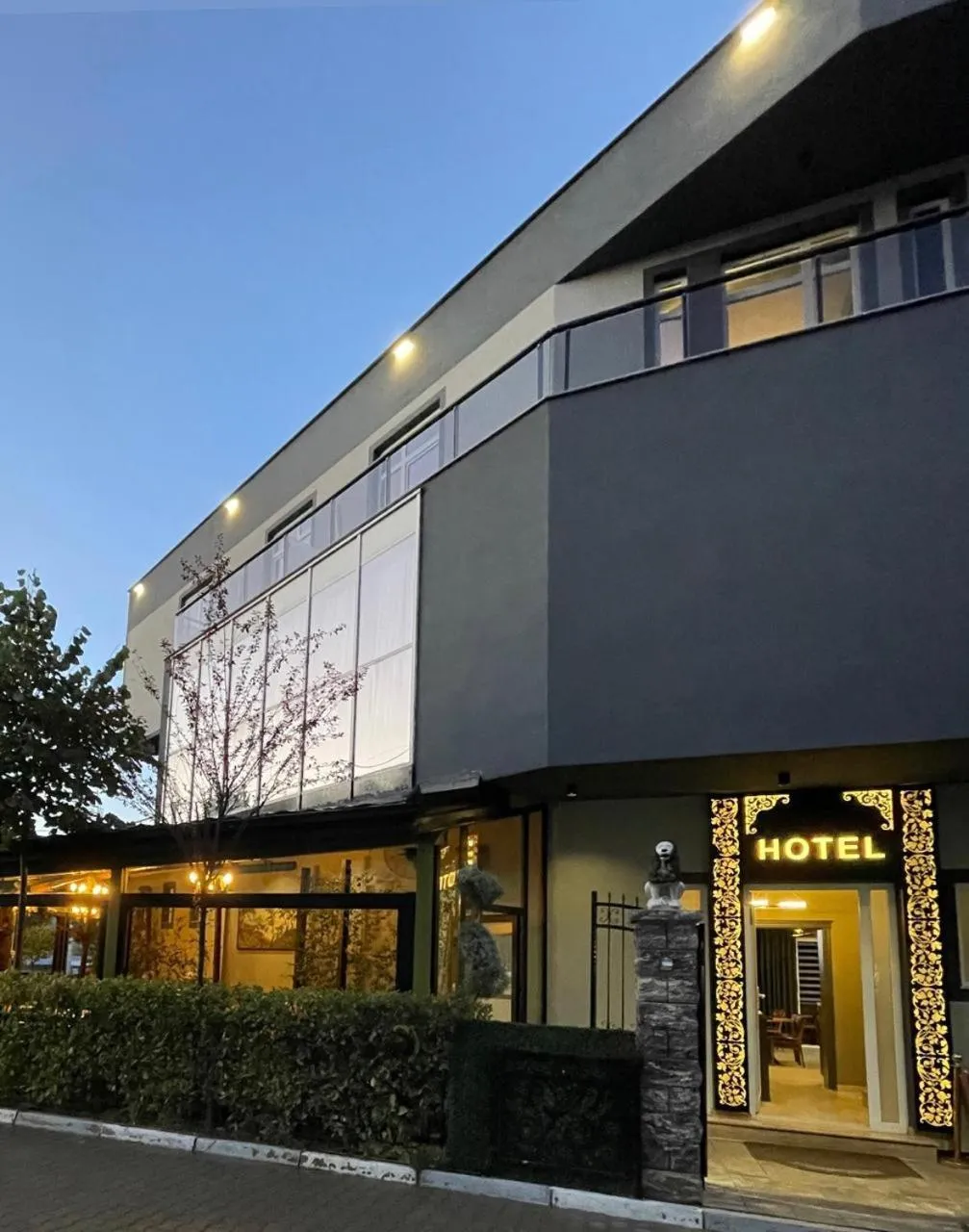 GRAND JNK Boutique Hotel