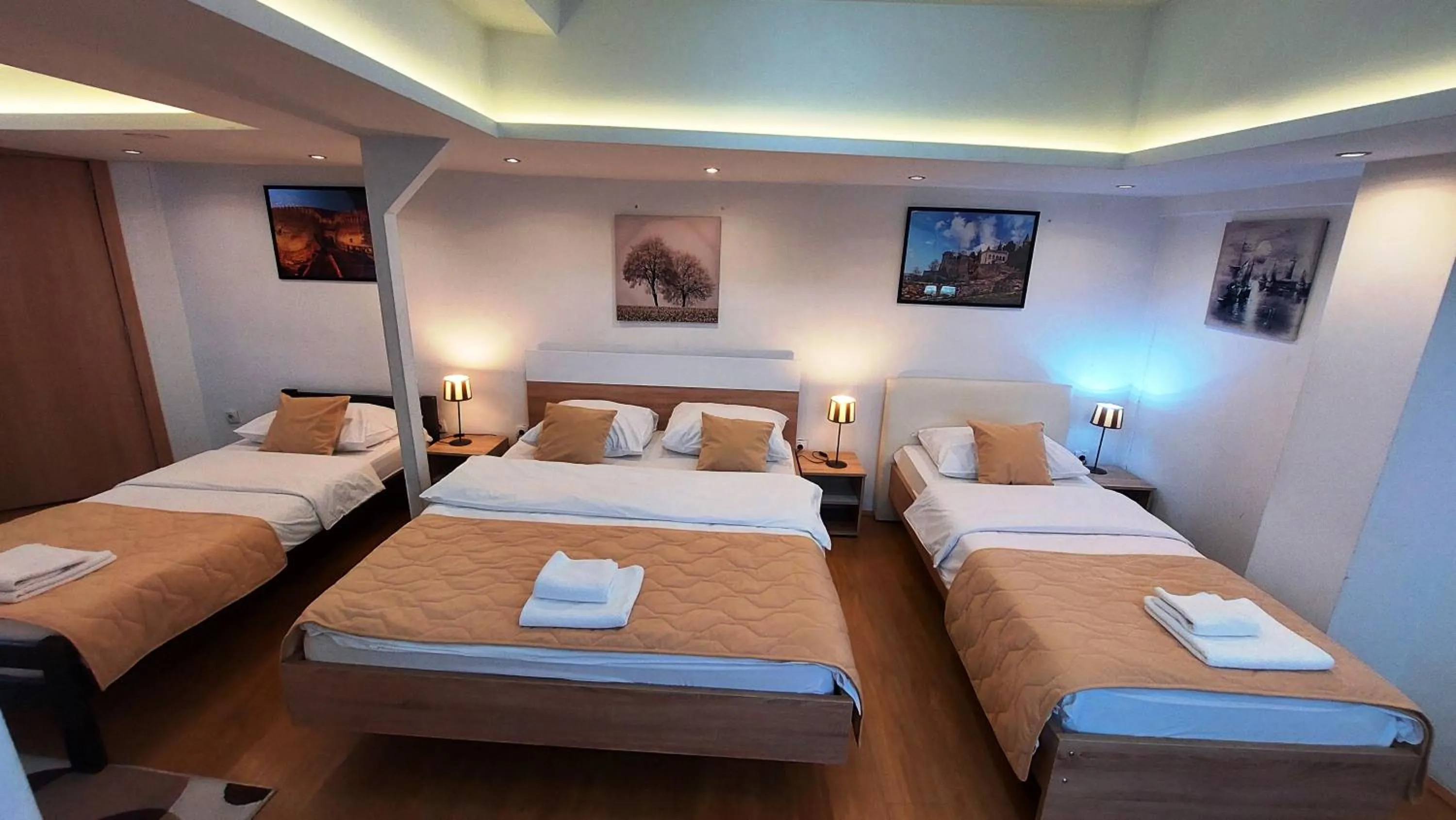 Photo of the whole room, Bed in Hotel Villa Panorama