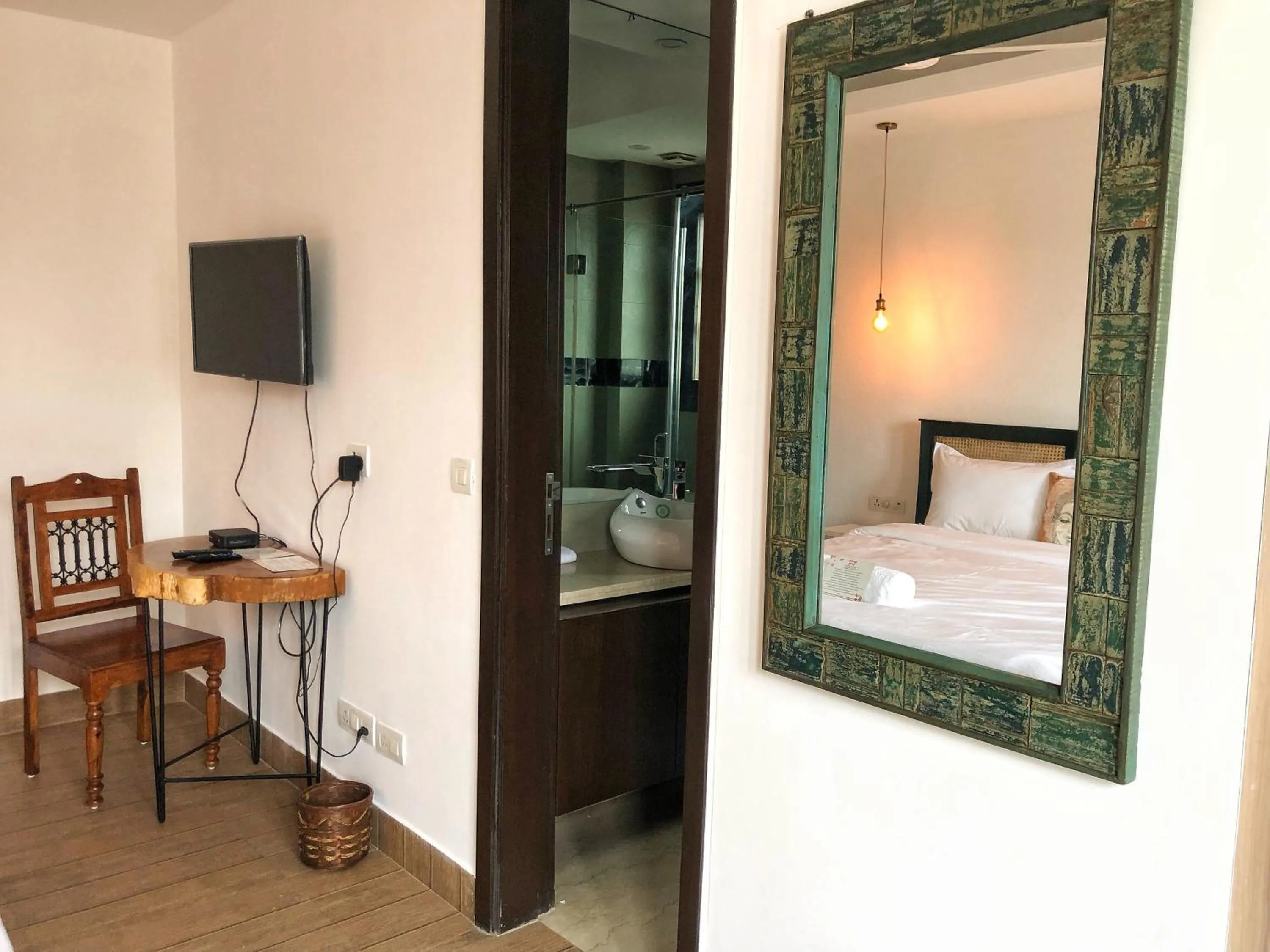 Bed in Avatar Living@ Greater Kailash 2