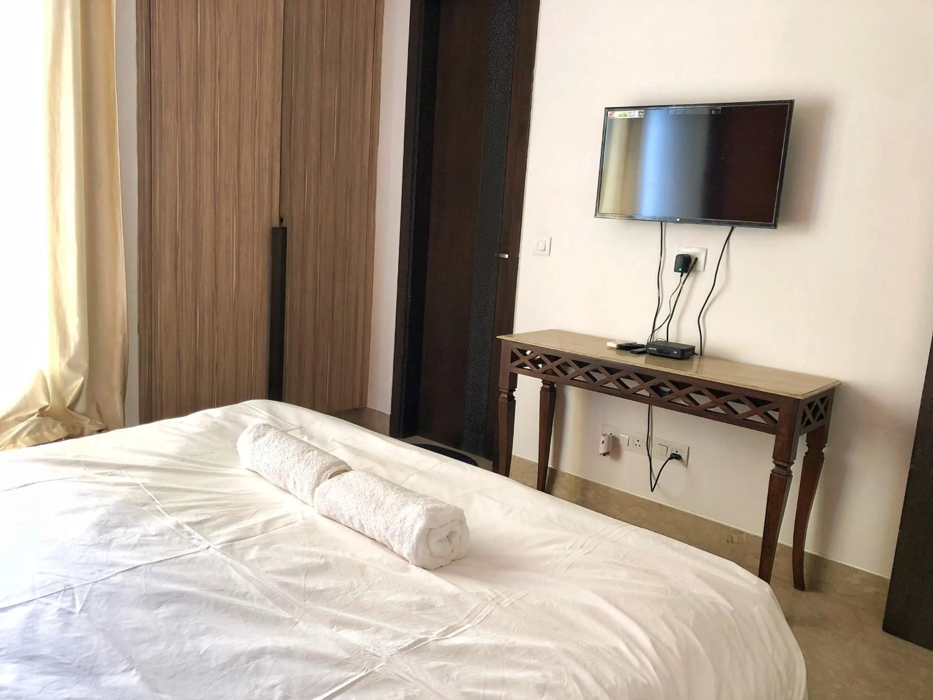 Bed in Avatar Living@ Greater Kailash 2