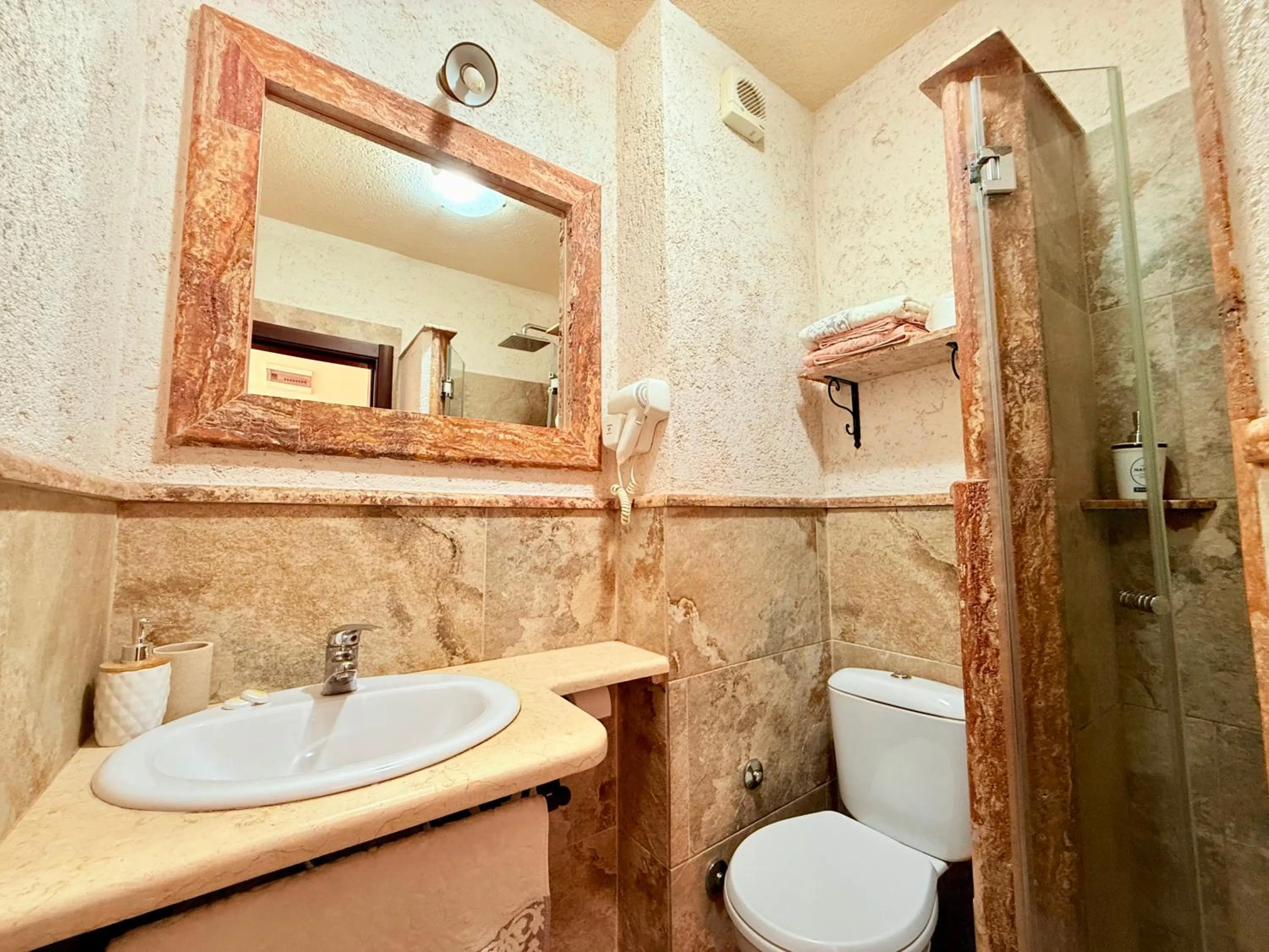 Shower in Villa Perla Di Mare Budva