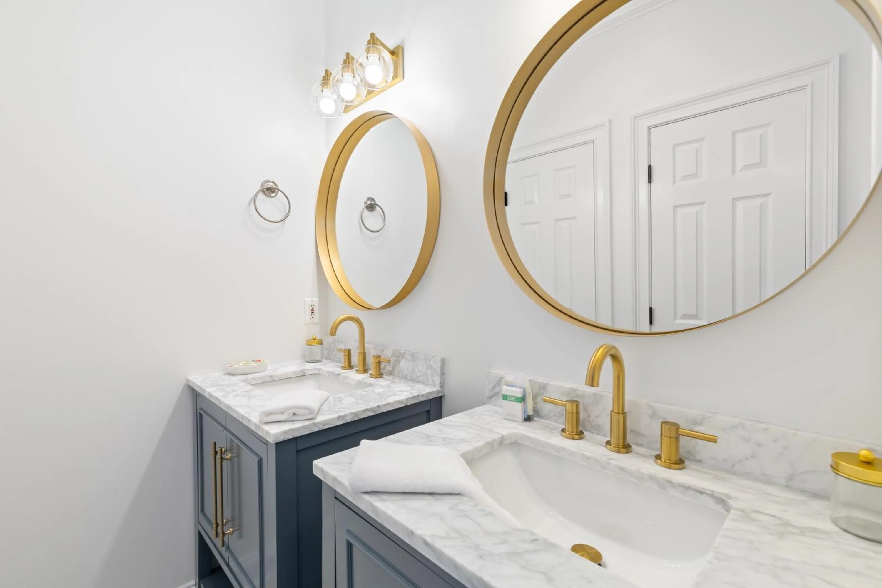 Bathroom in 3 Summer Dunes - Classic Ocean View Beach House!