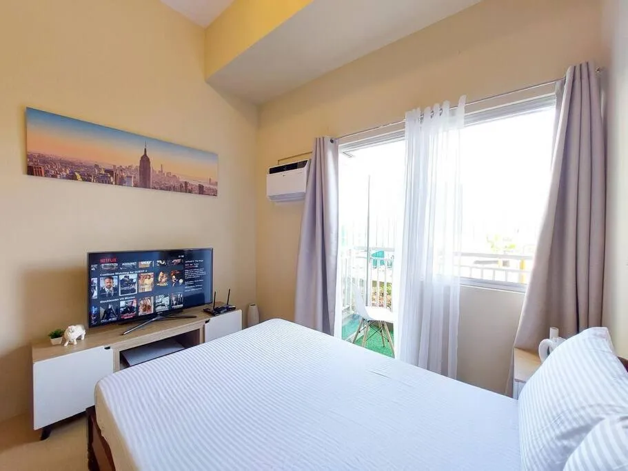 Bed in Heart of the City CDO Wifi Netflix