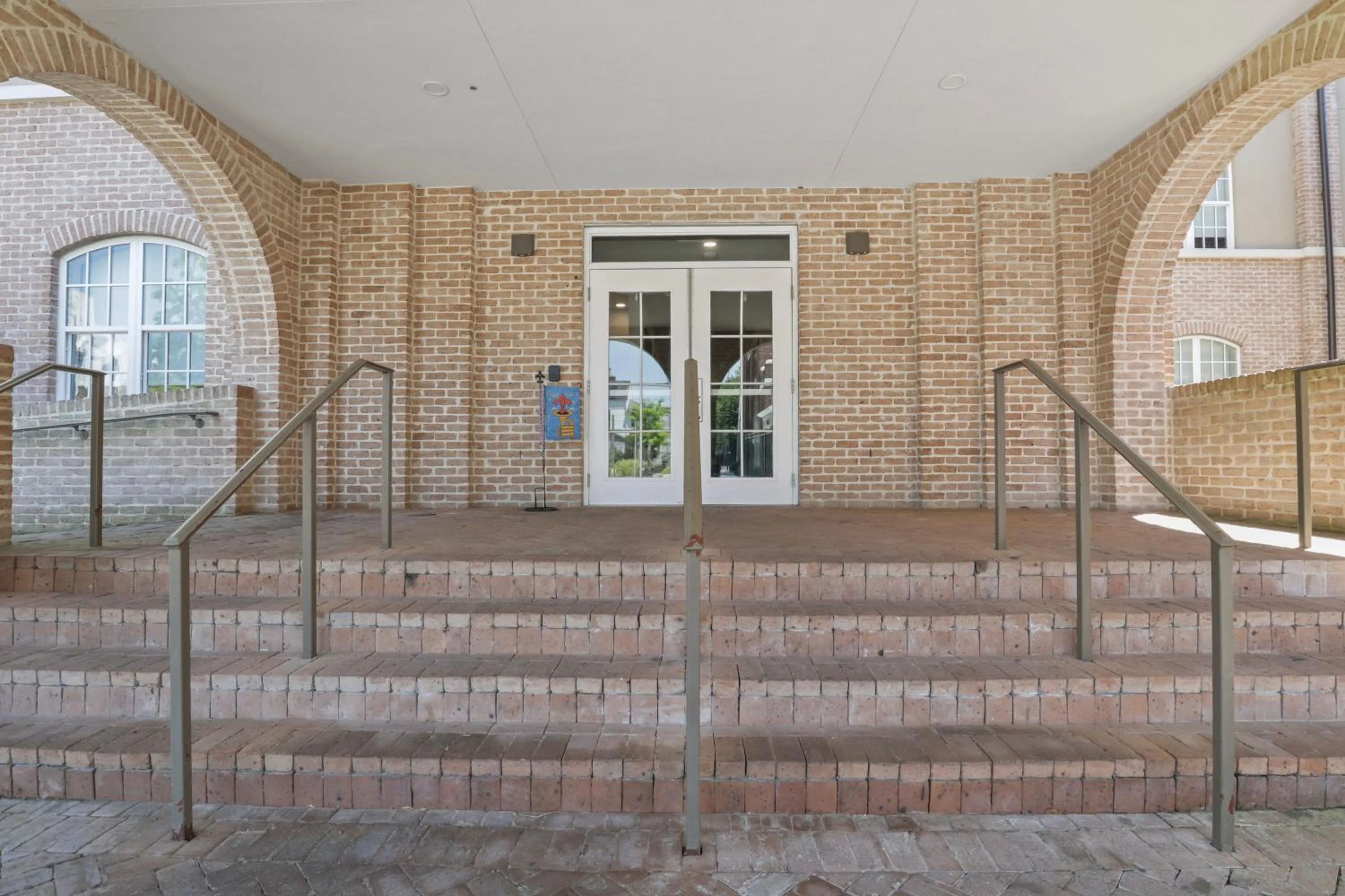 Facade/entrance in Bywater Suite Hotel