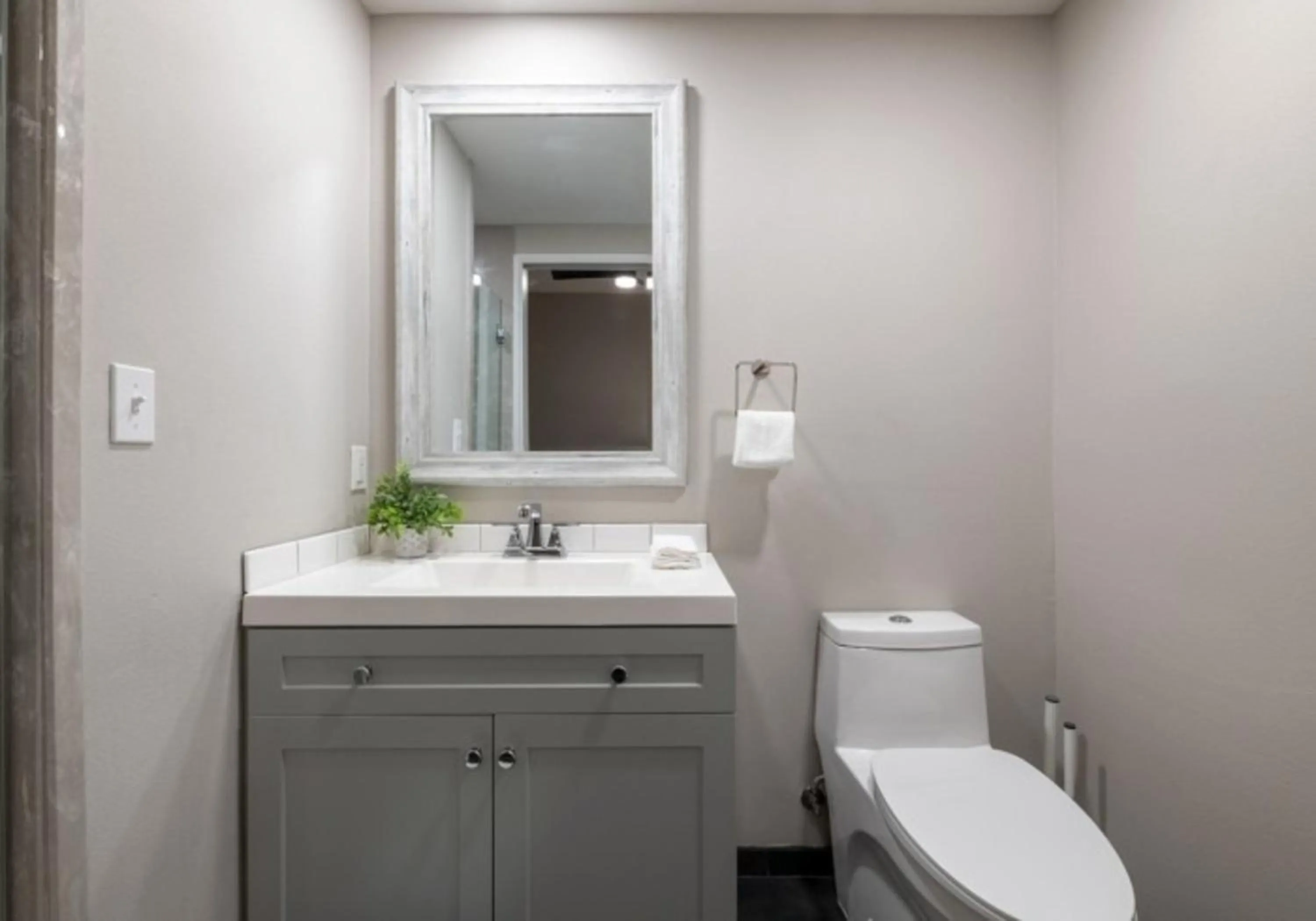 Bathroom in Bywater Suite Hotel