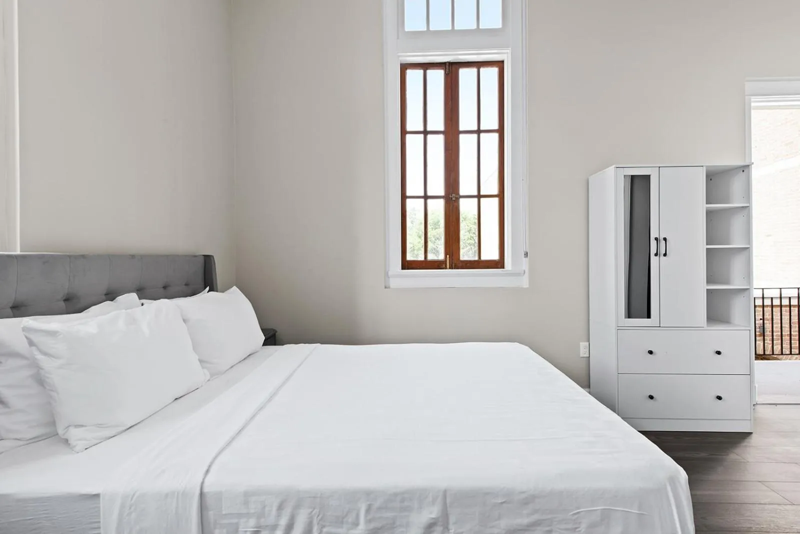 Bedroom, Bed in Bywater Suite Hotel