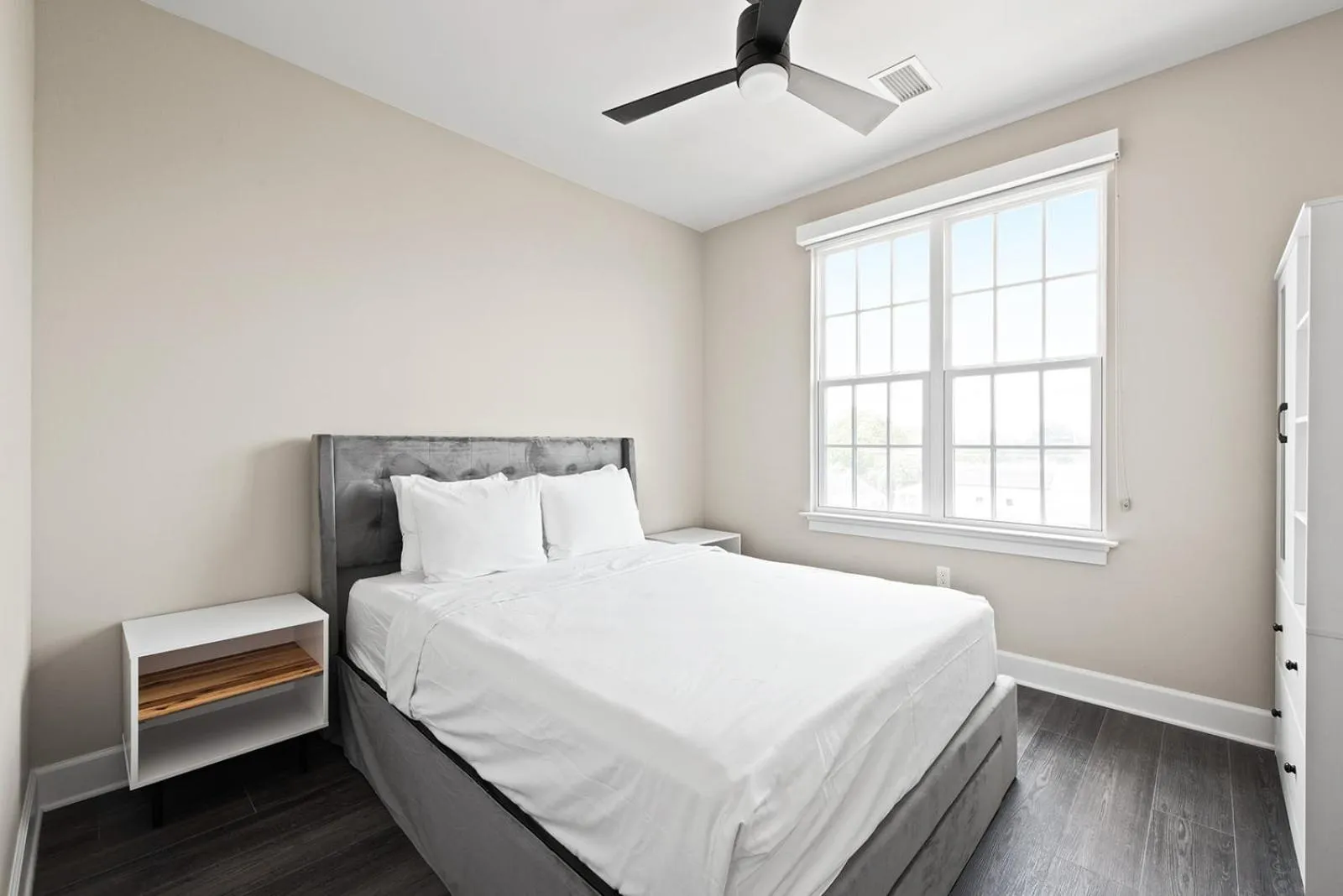 Bedroom, Bed in Bywater Suite Hotel