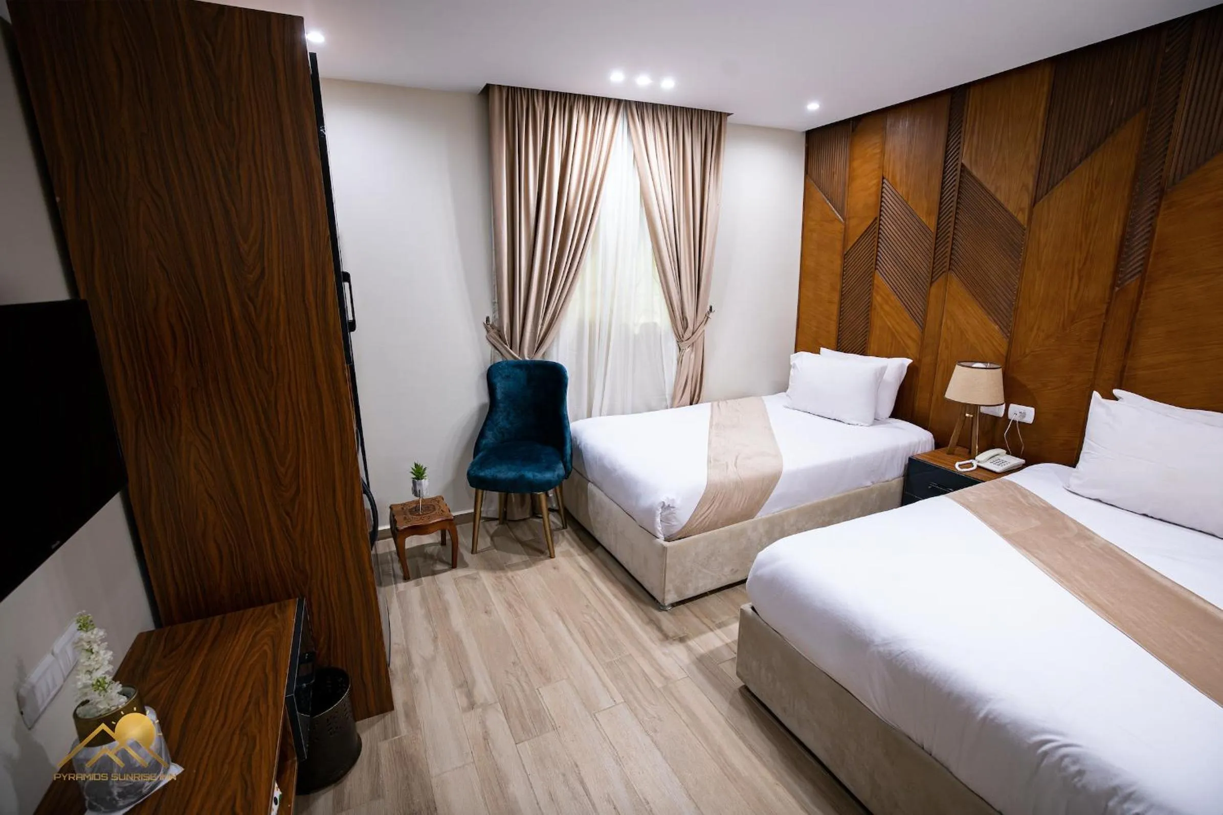 Bedroom, Bed in Pyramids sunrise inn