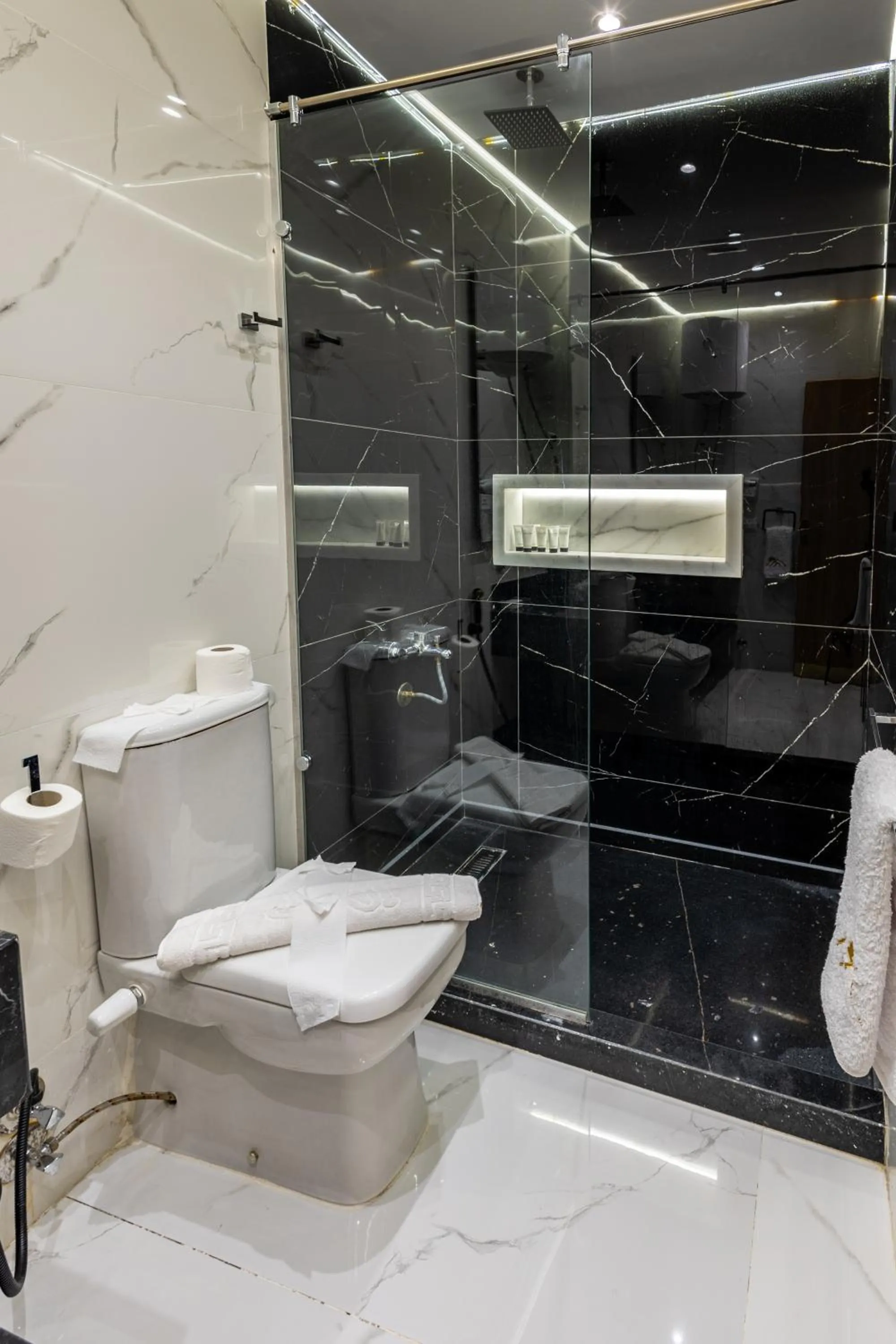 Shower in Pyramids sunrise inn