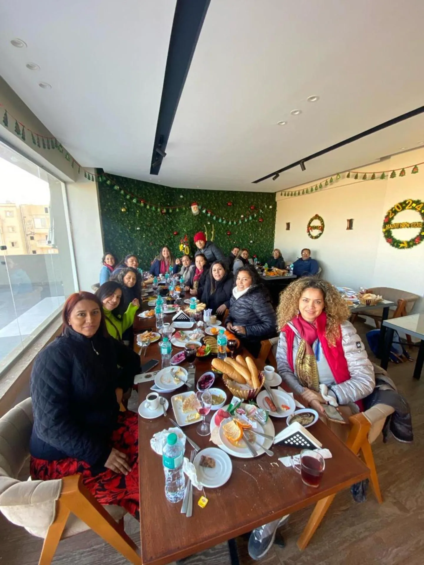 Restaurant/places to eat in Pyramids sunrise inn