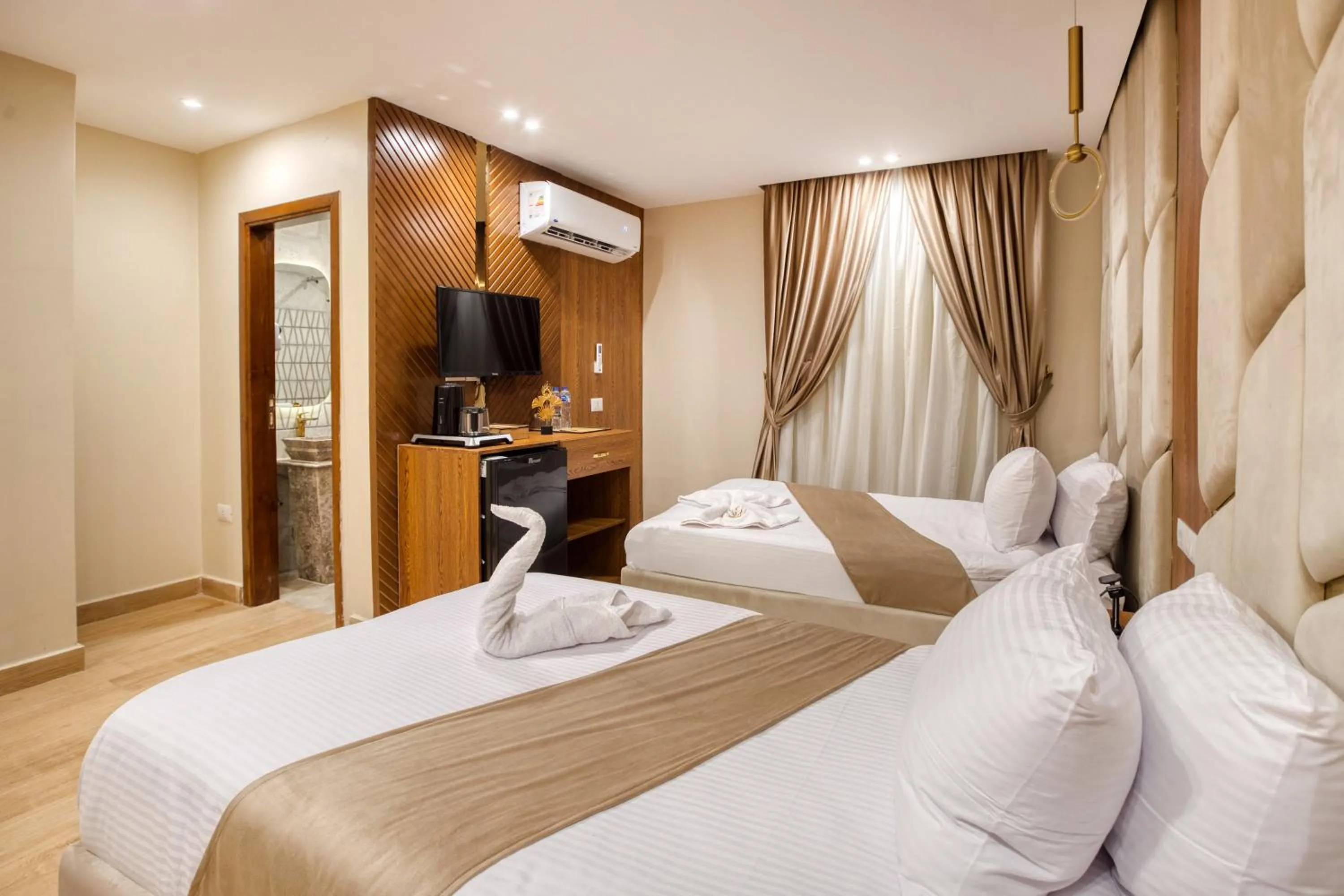 Bed in Pyramids sunrise inn