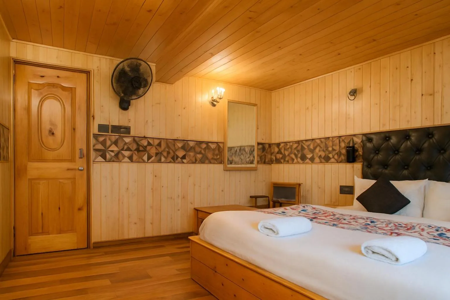 Bedroom, Bed in Kashmir house pahalgam