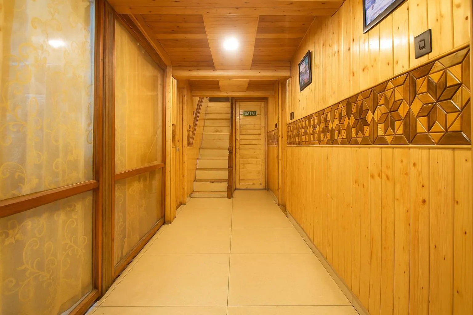 Lobby or reception in Kashmir house pahalgam