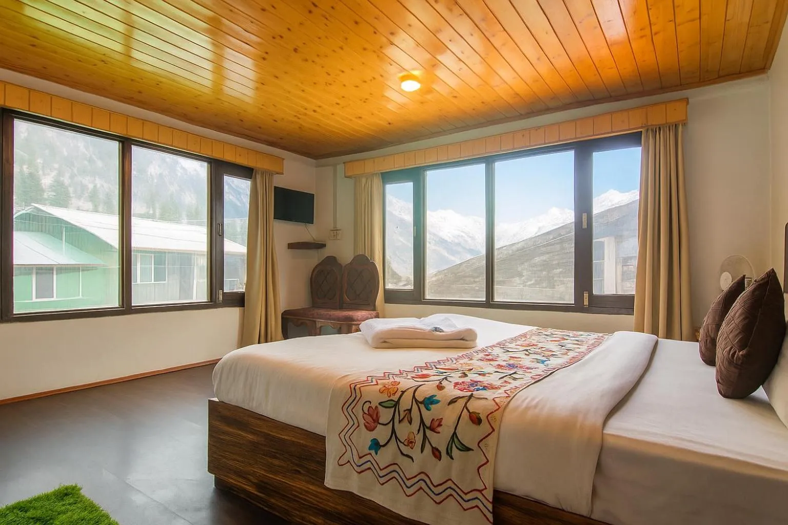 Bedroom, Bed in Kashmir house pahalgam