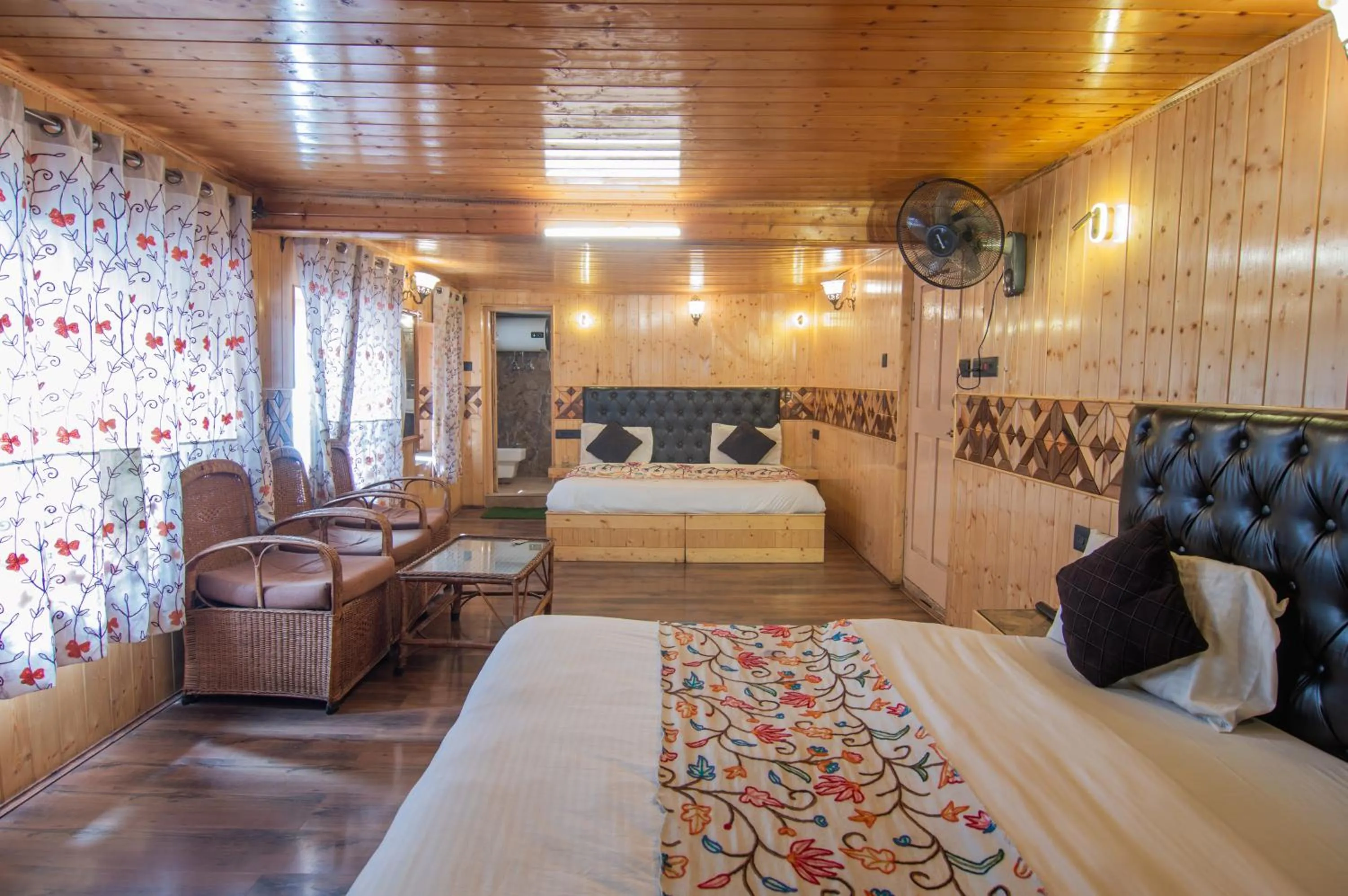 Family, Bed in Kashmir house pahalgam