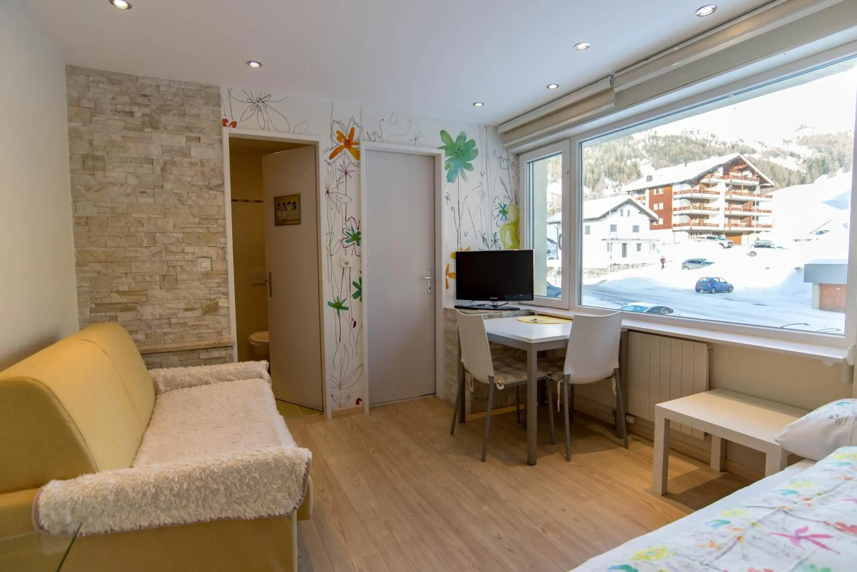 Studio Apartment - single occupancy in Haus Cristal - 1441m Studio Apartment - single occupancy in Haus Cristal - 1441m