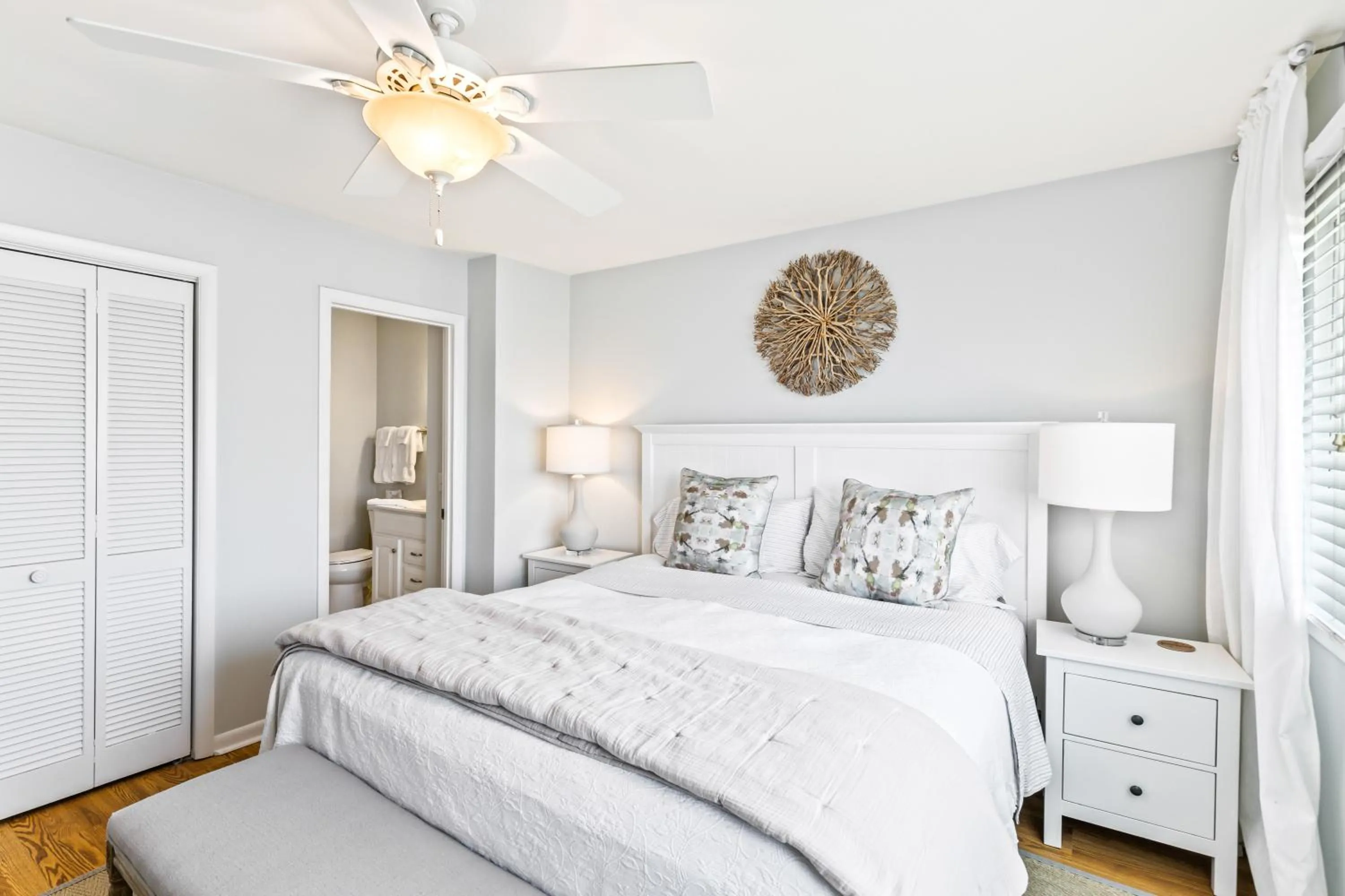 Photo of the whole room, Bed in Mariner's Walk 10F - Charming Oceanview! Two-Story Villa!