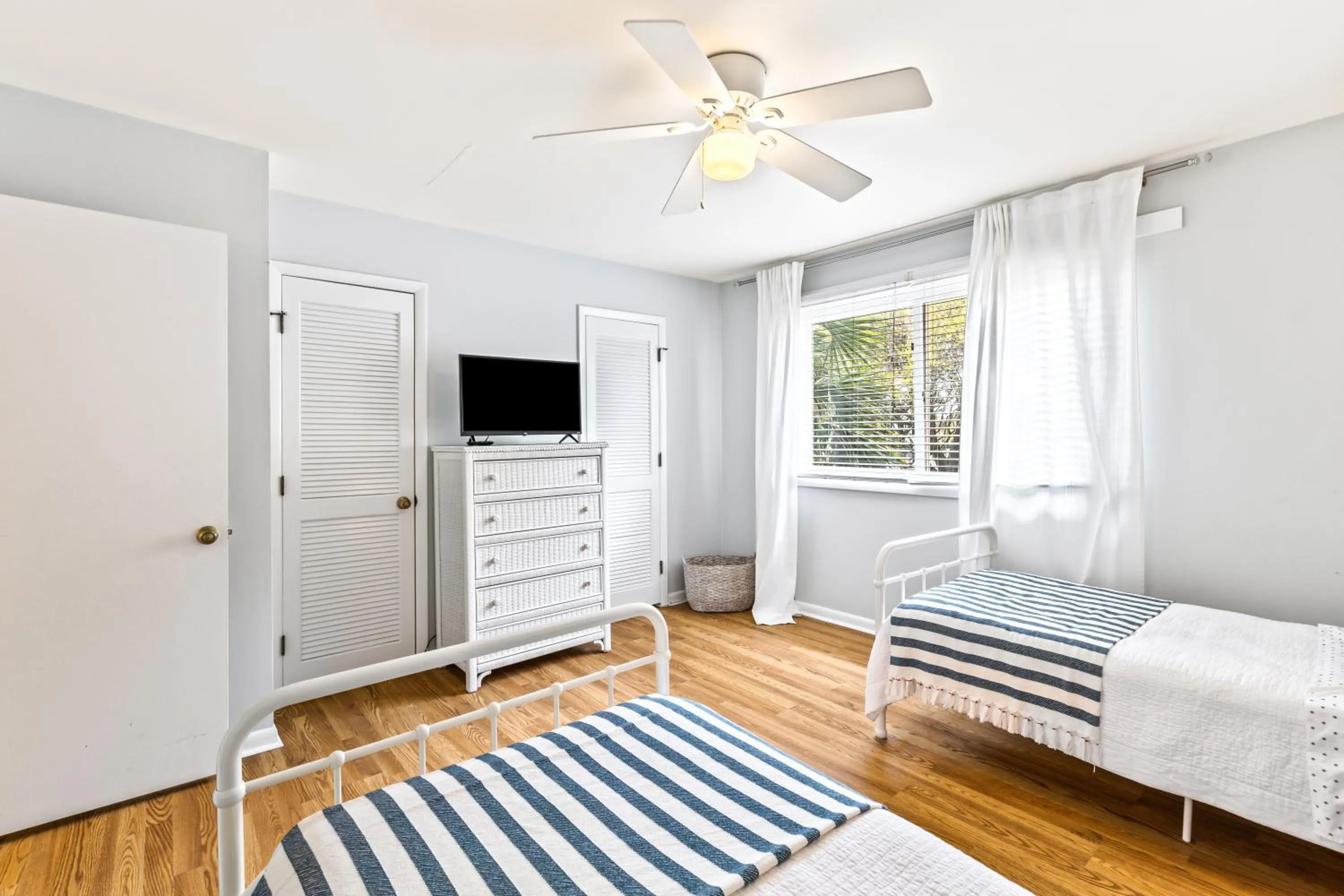 Bedroom, Bed in Mariner's Walk 10F - Charming Oceanview! Two-Story Villa!