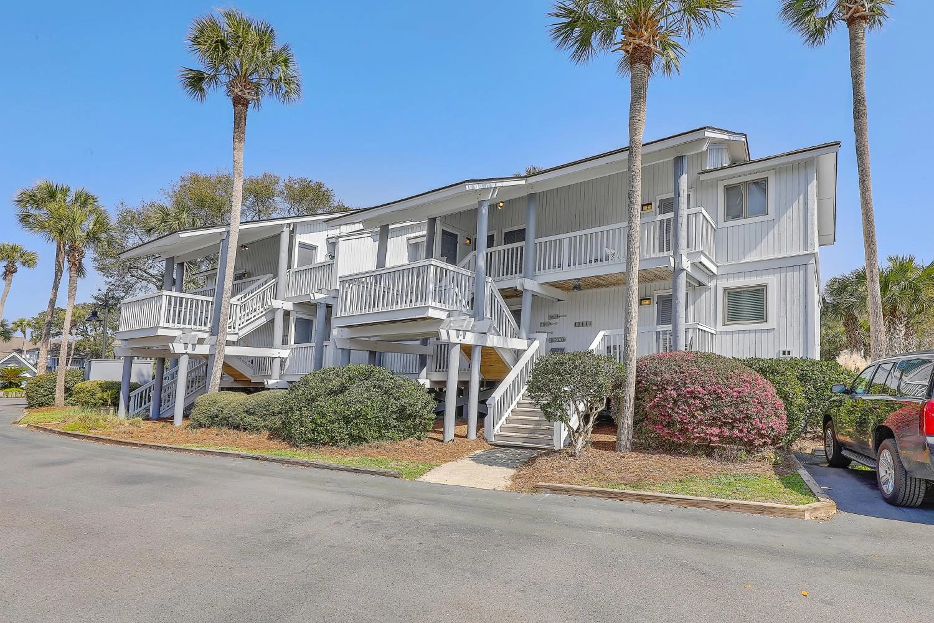 Property building in Lagoon Villa 9 - Superb Villa by Pool! Short Walk to Beach