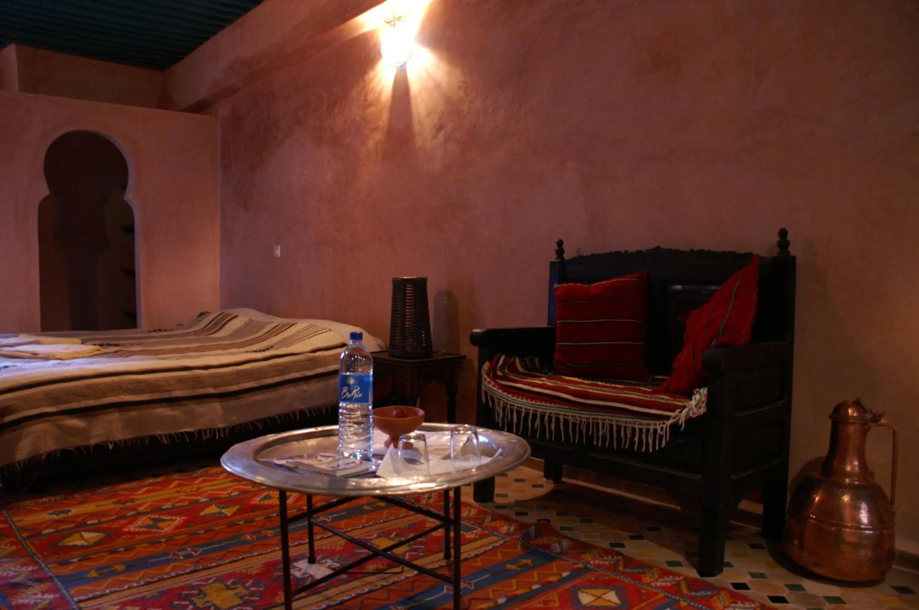 Photo of the whole room, Bed in Riad Felloussia