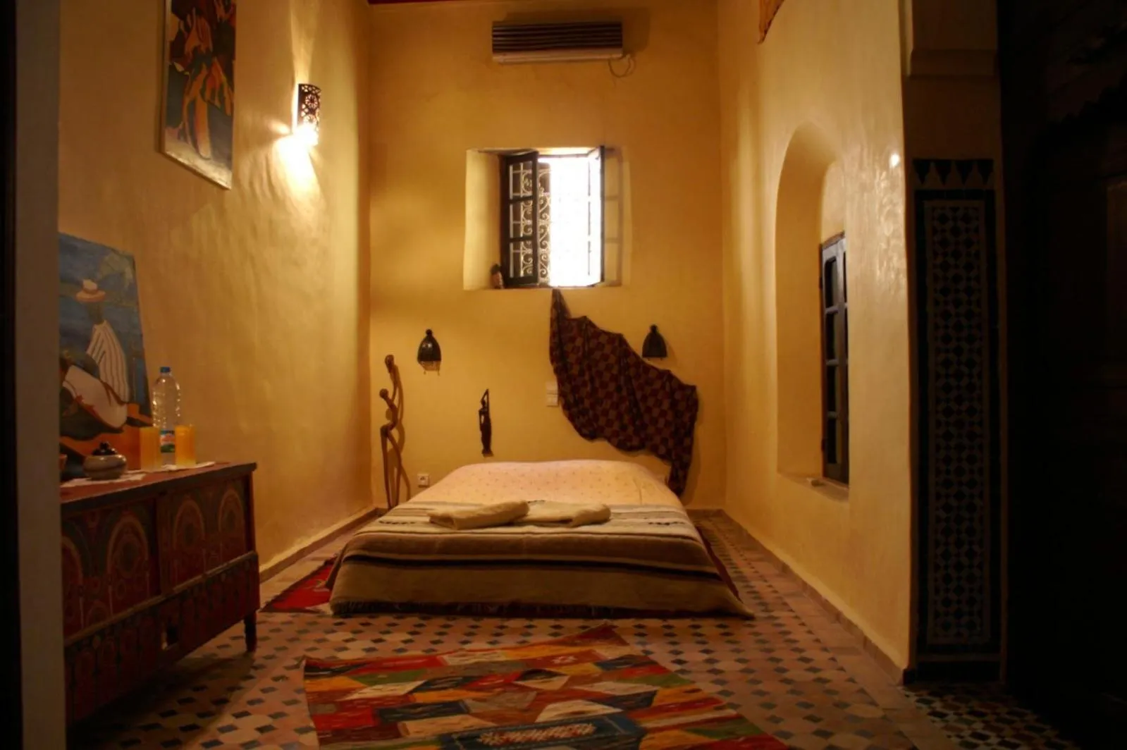 Photo of the whole room, Bed in Riad Felloussia