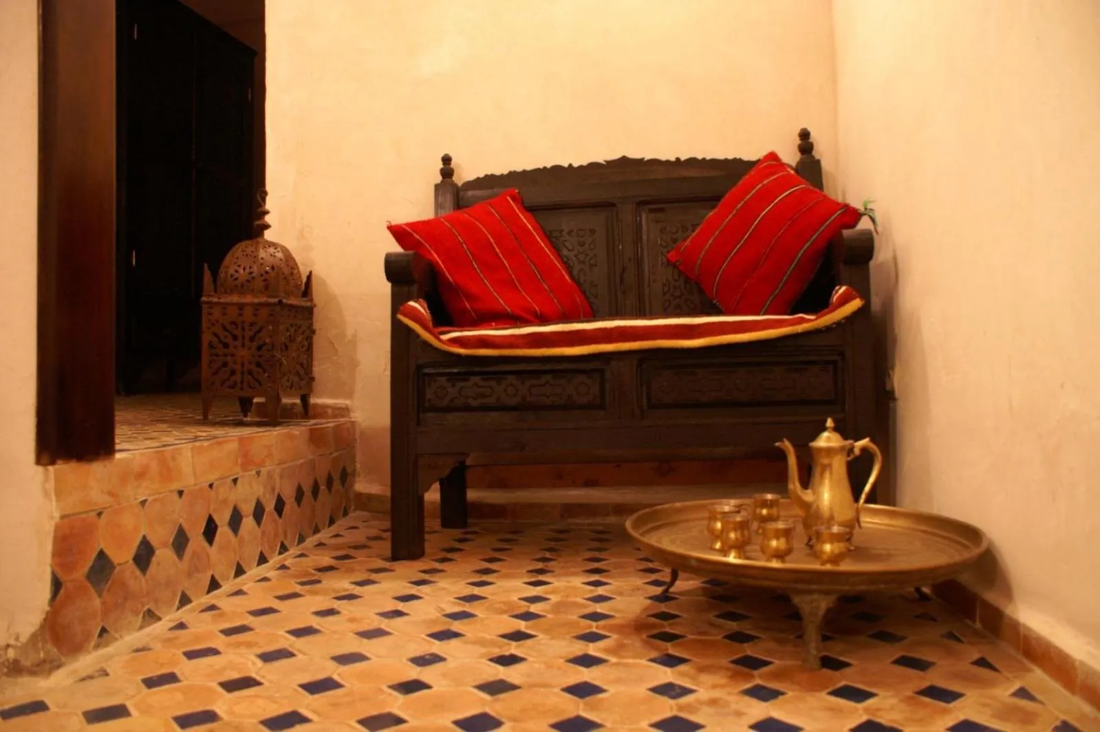 Seating area in Riad Felloussia