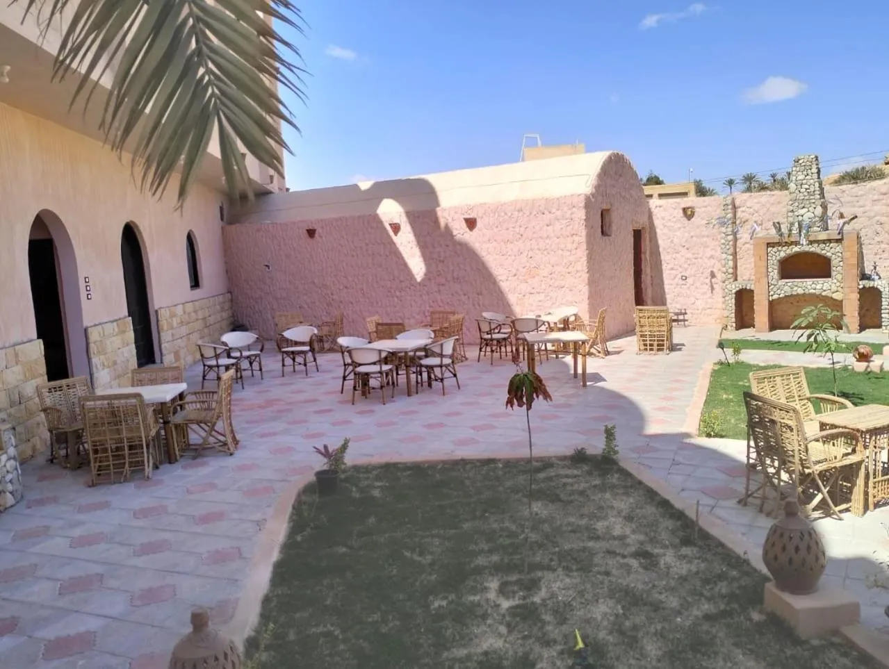 Restaurant/places to eat in amzran hotel siwa