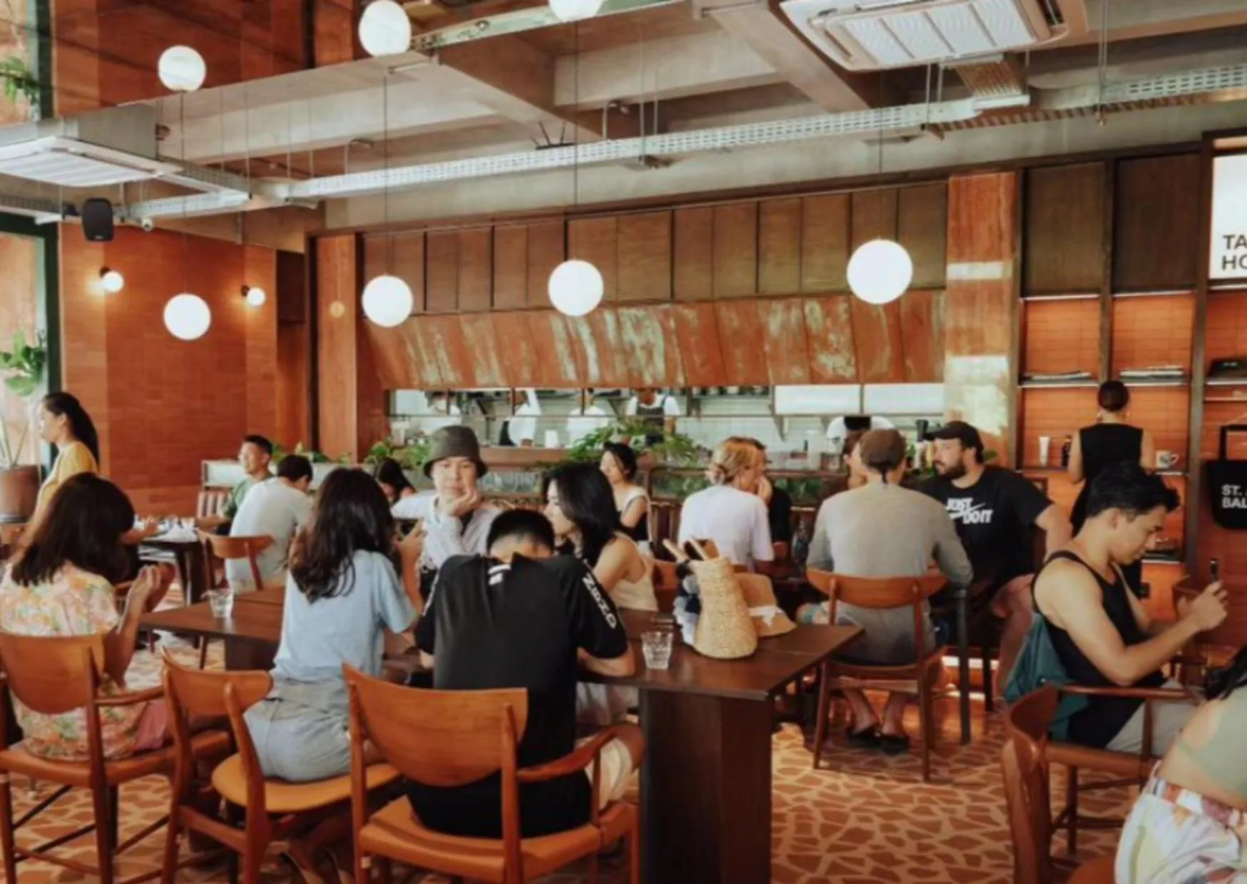 Restaurant/places to eat in Further Hotel