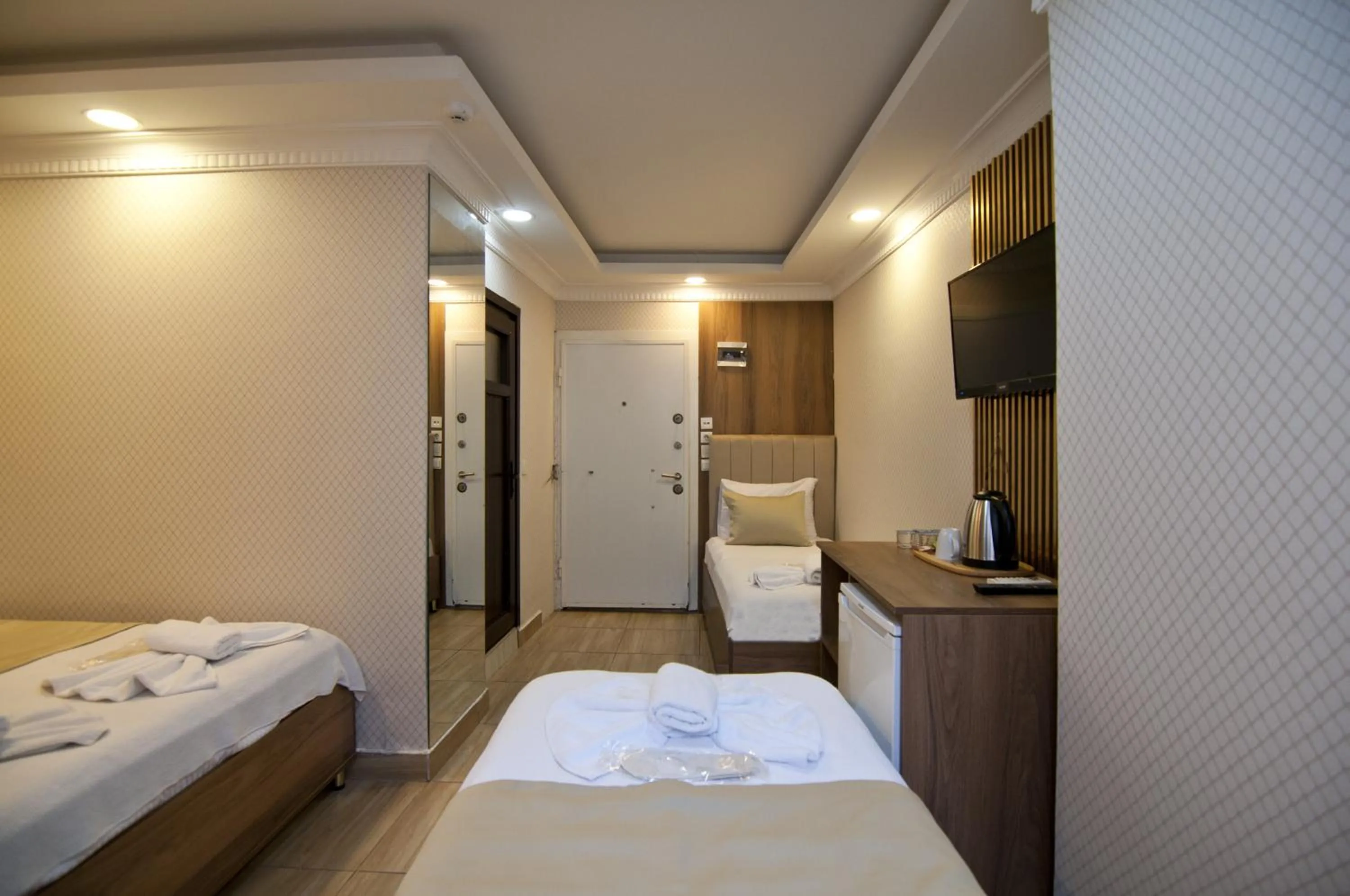 Shower, Bed in IMMORTELLE HOTEL
