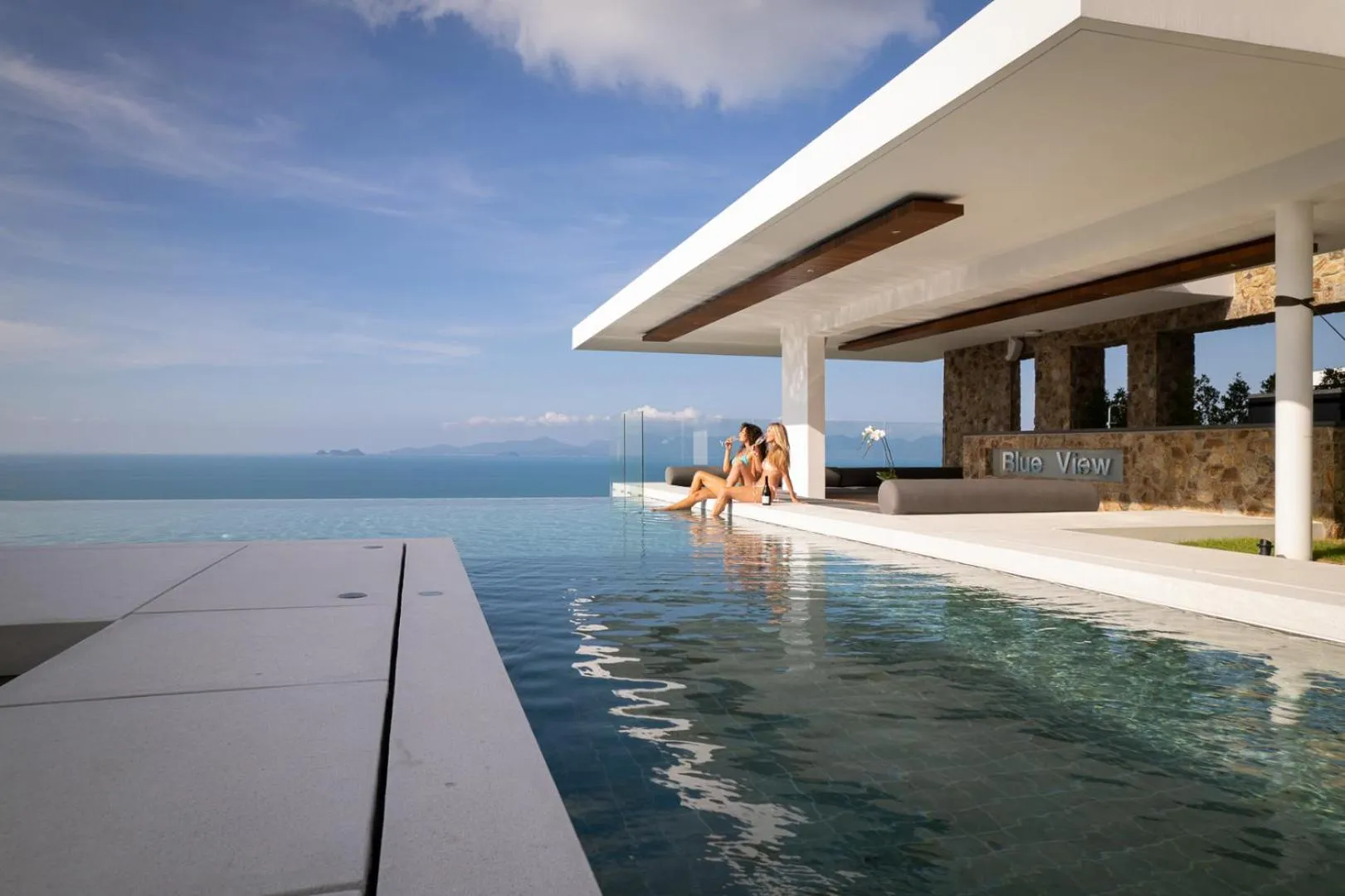 Day in Villa Blue View Luxe