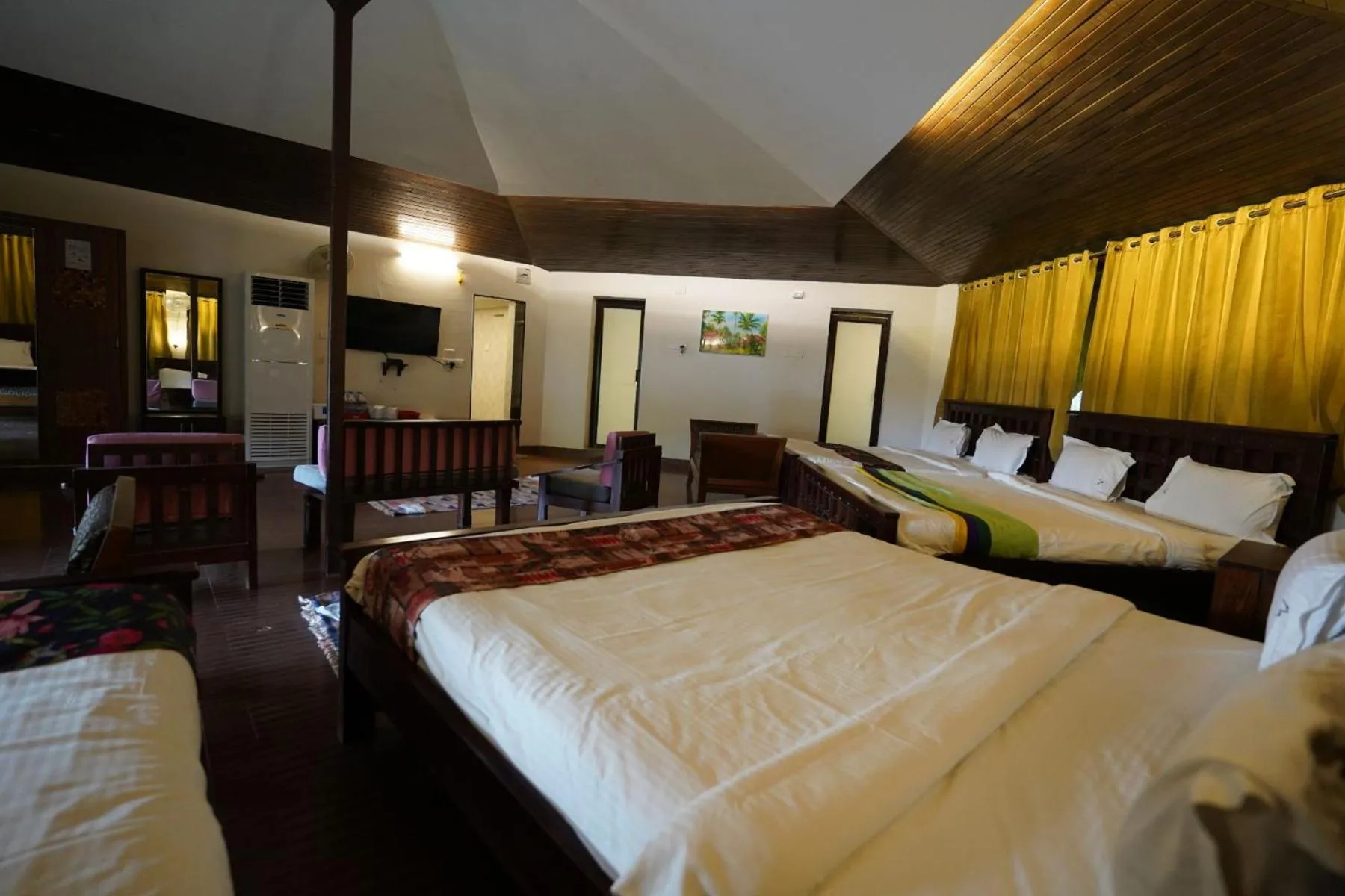 Photo of the whole room, Bed in Malhar Machi Mountain Resorts