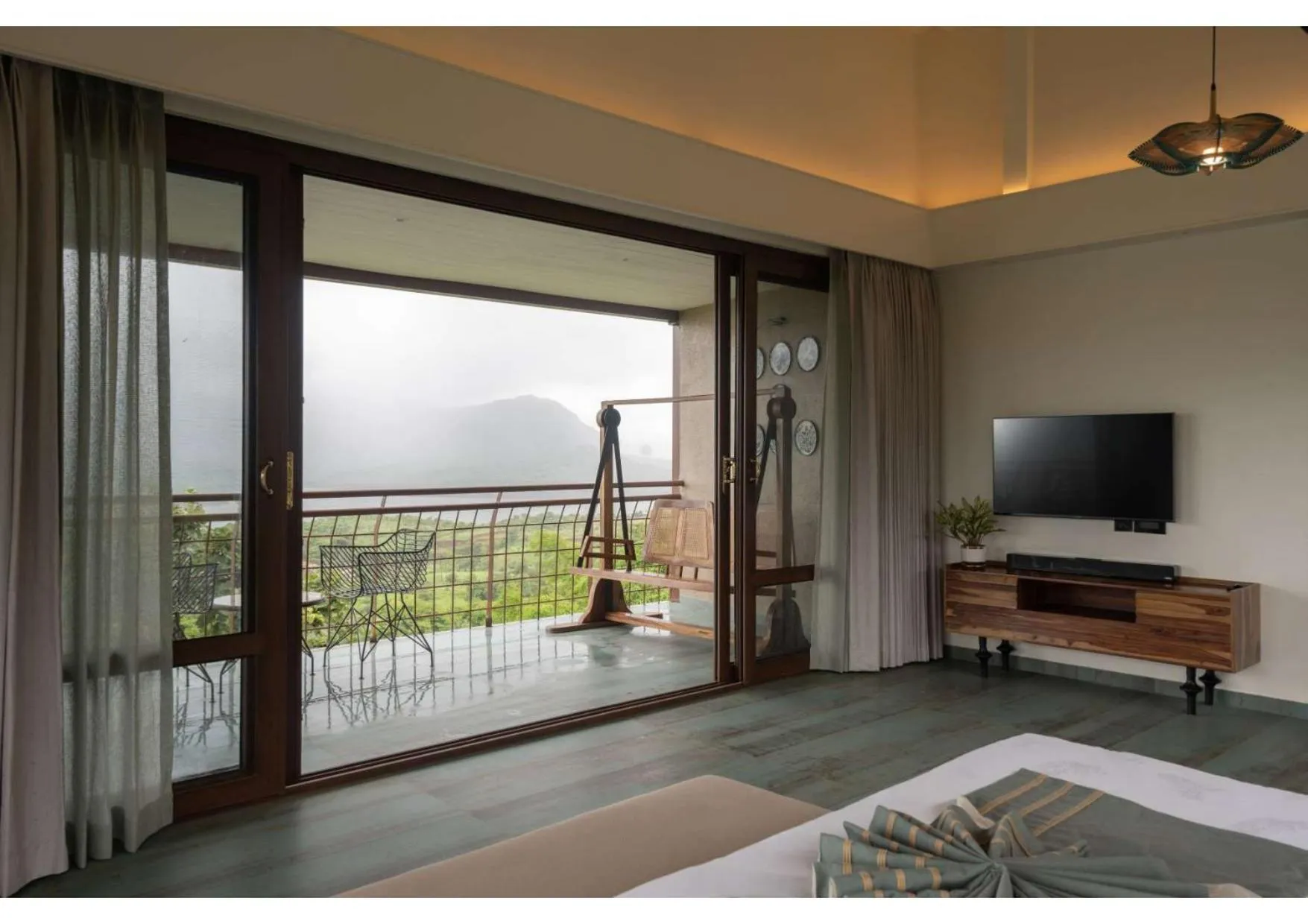 Photo of the whole room in Malhar Machi Mountain Resorts