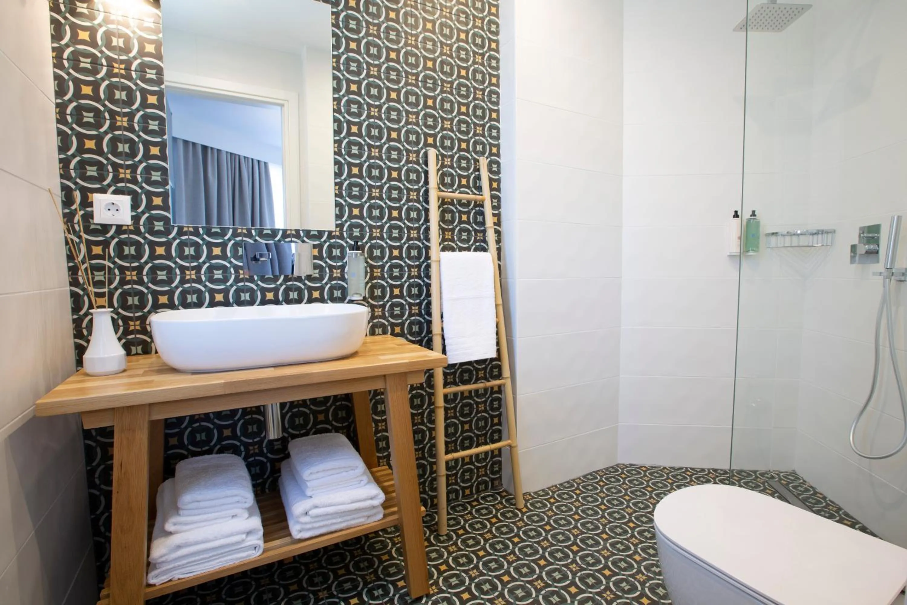 Lirides suites